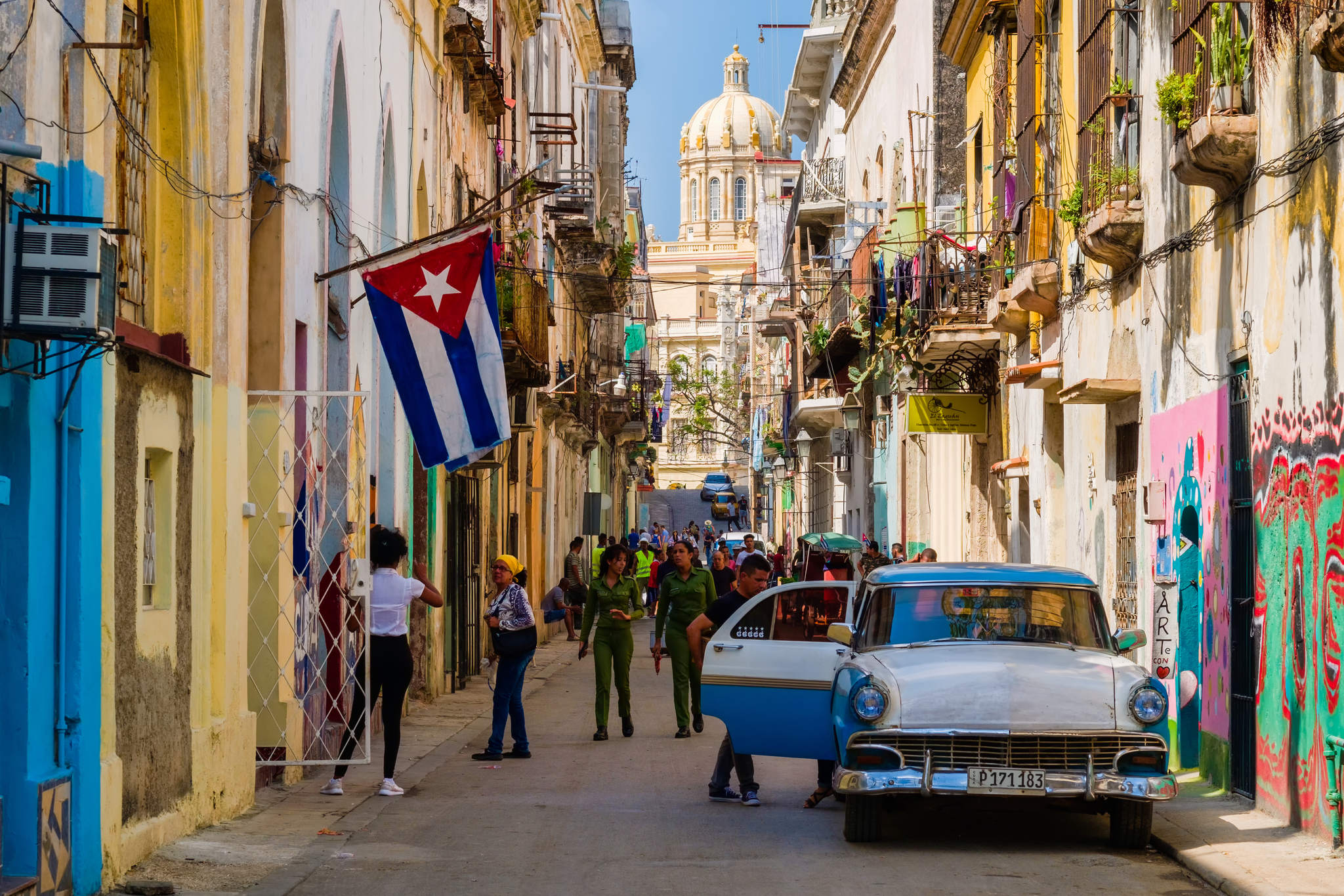Cuba aprueba una reforma histórica para liberalizar su economía