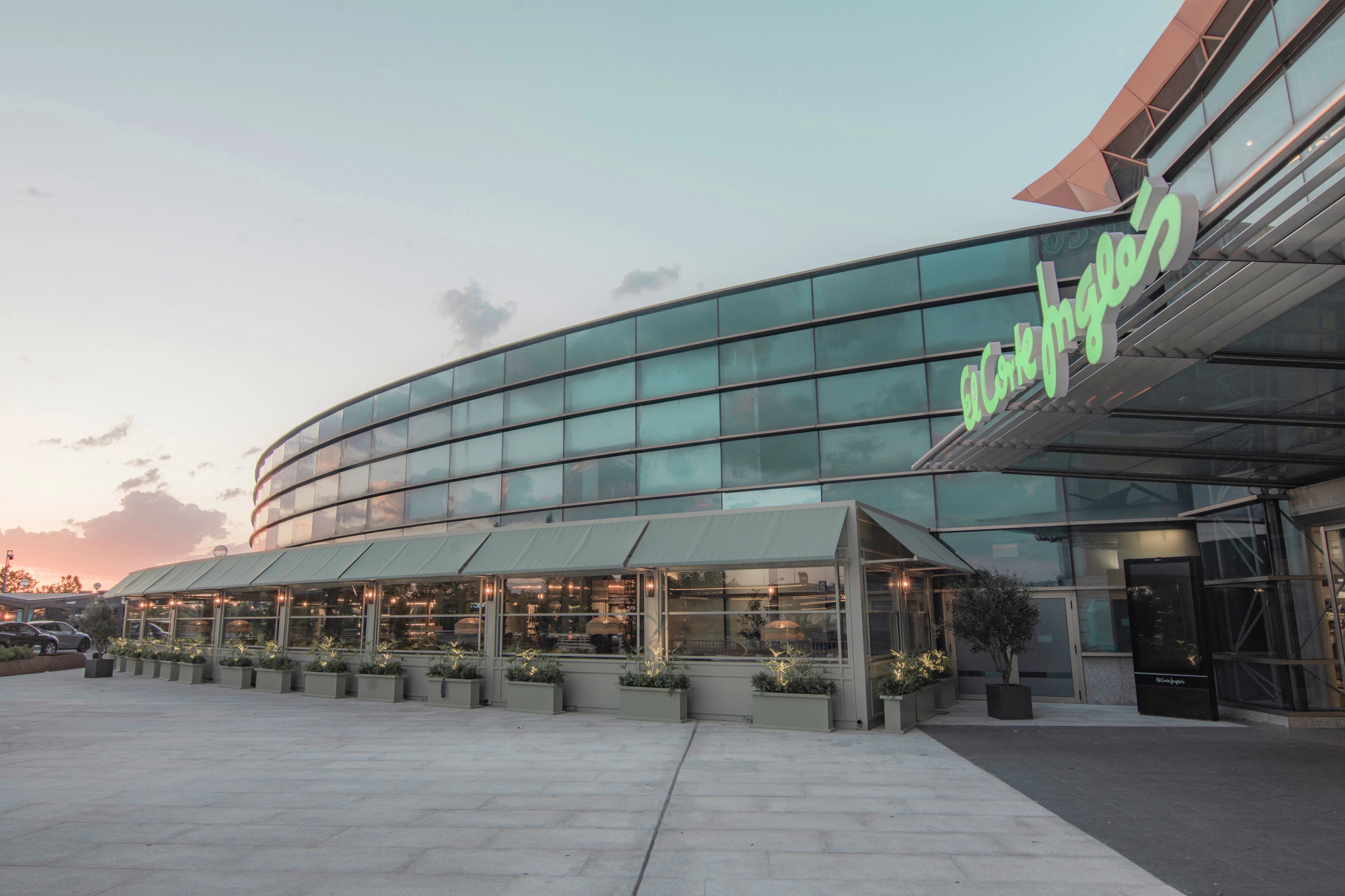 Santander y El Corte Inglés reordenan su financiera