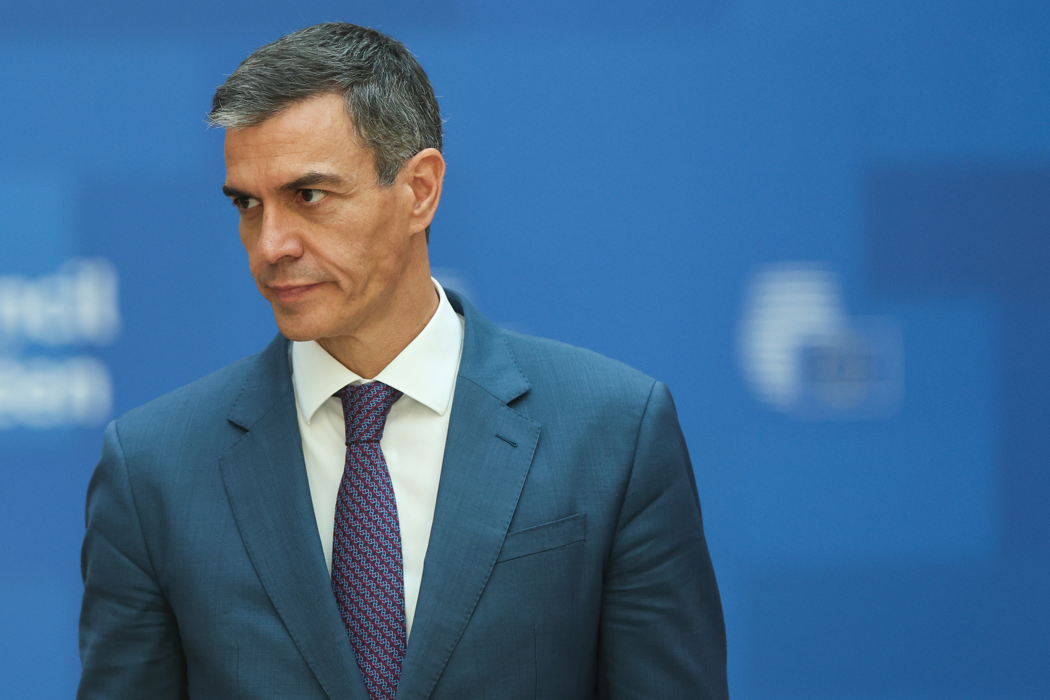 Sánchez, debilitado también en Europa El líder del PSOE deberá dar cuenta esta semana en el Congreso de las fricciones que genera su populismo con los aliados europeos, además de la presunta corrupción en su entorno. Leer