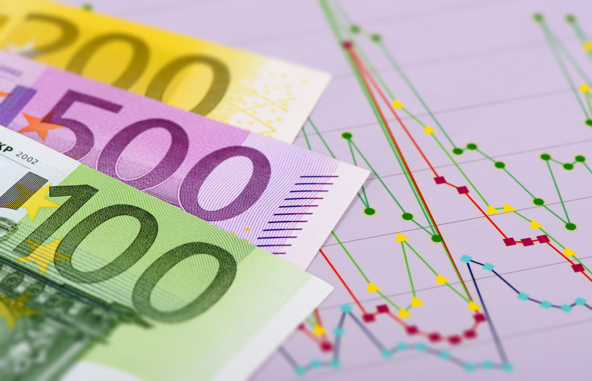 El PMI de la eurozona frena su caída en junio y apunta a que el bloque evitará la recesión