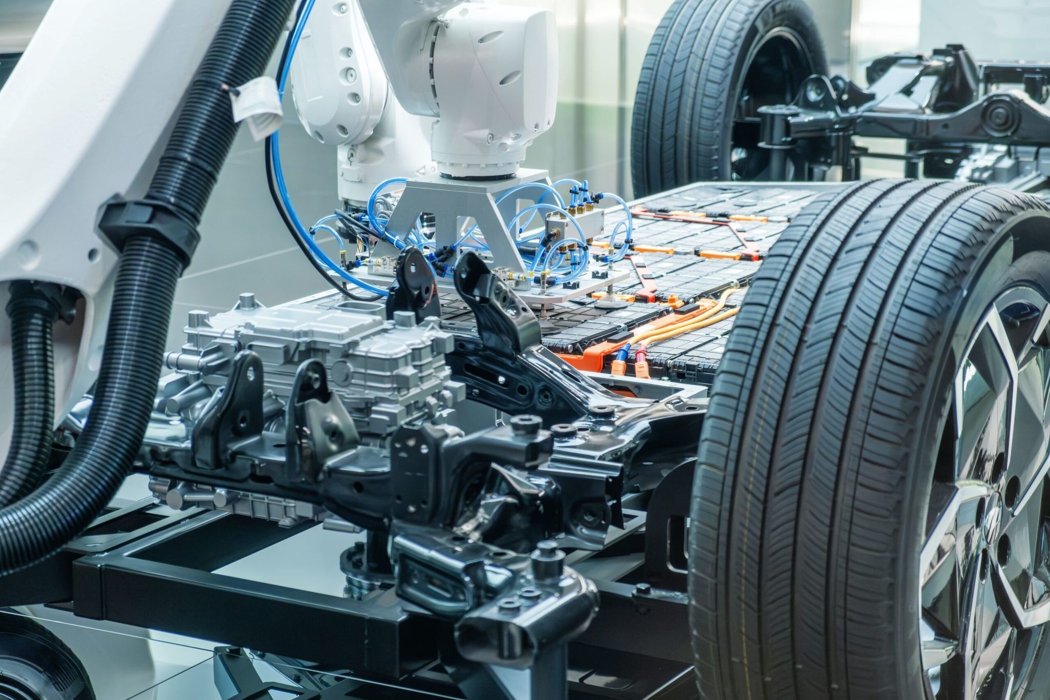 La producción de coches caerá en 2026 por la adaptación al coche eléctrico  Leer
