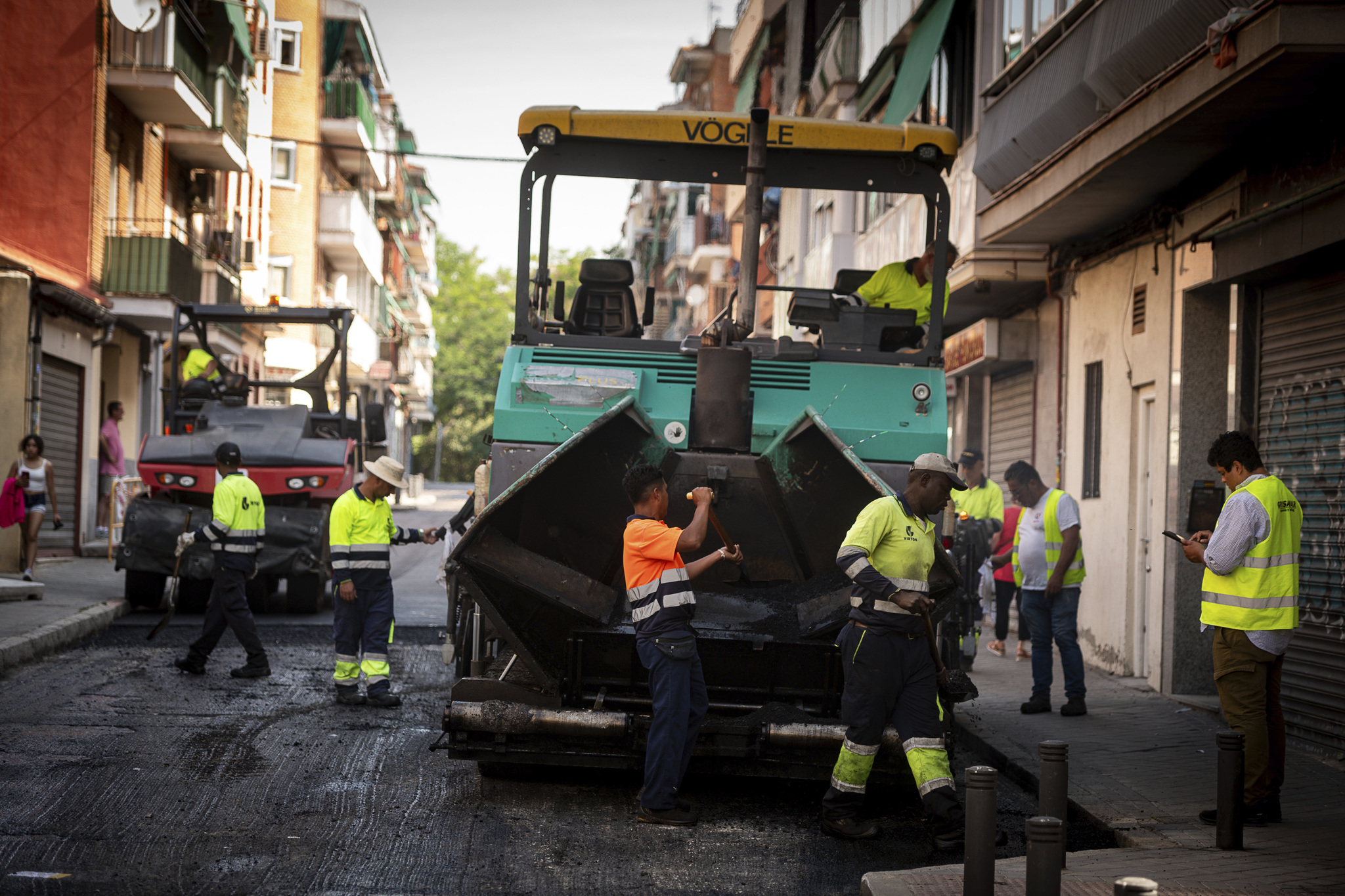 La construcción prevé abandonos de obras públicas por la escalada de precios y daños sobre el empleo
