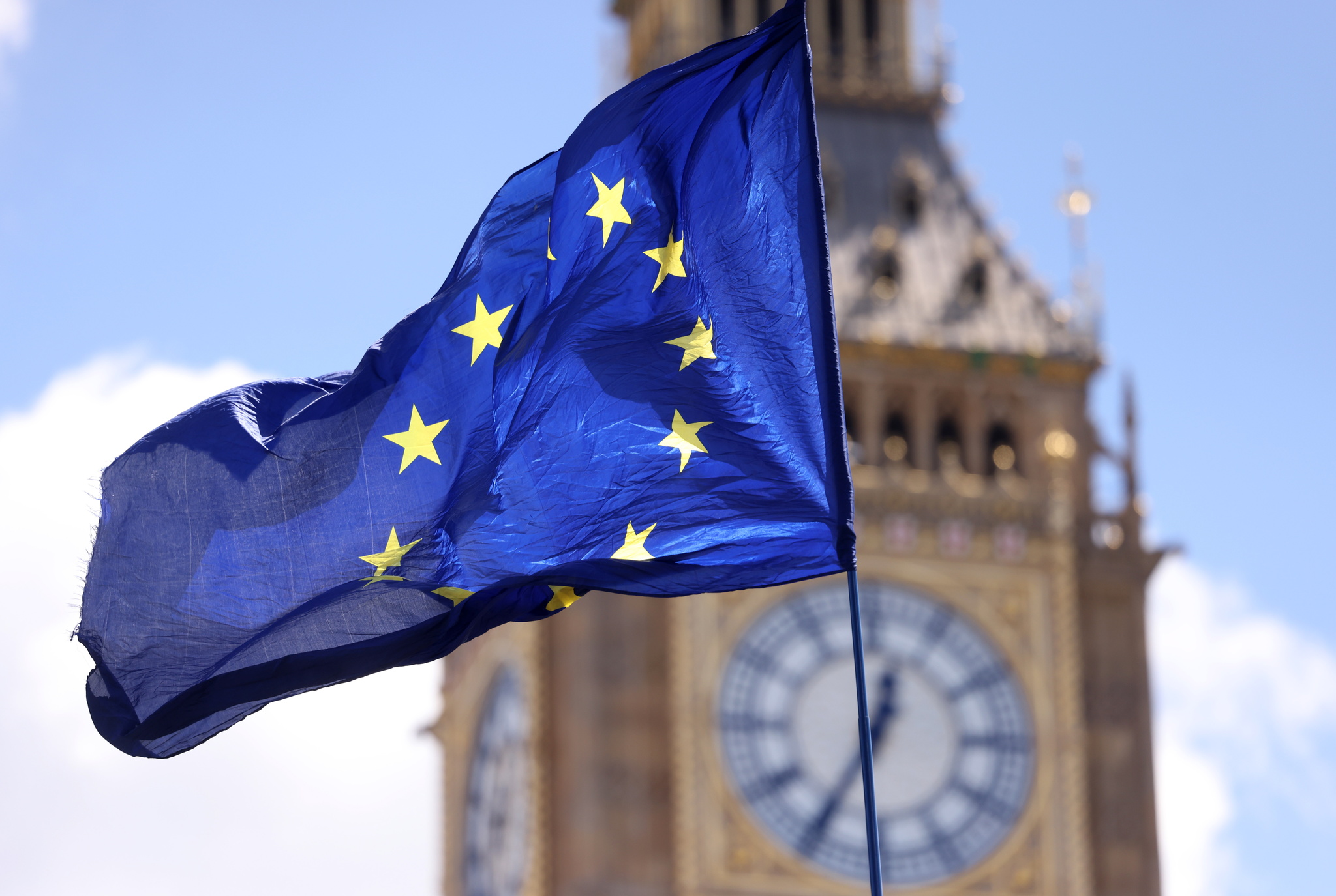 Salimos fortalecidos: cómo el Brexit cohesionó a la UE El apoyo público a la pertenencia ha crecido de forma notable en todo el bloque en los años posteriores al referéndum británico de 2016. Leer