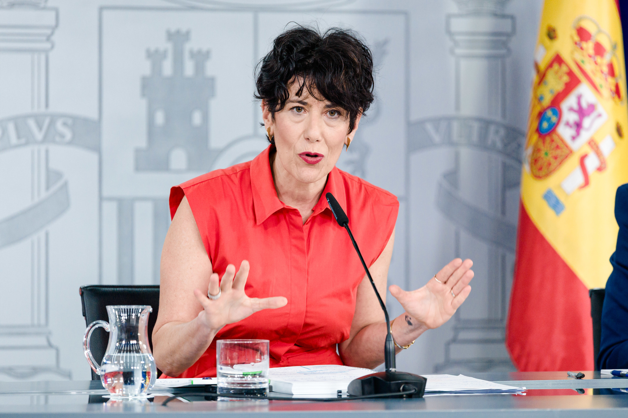 La Seguridad Social destina 28.432 millones para pagar la extra de las pensiones El pago ordinario ascendió a 14.397 millones de euros, lo que supone un 6,1 más que el pasado año, mientras que a la extra se destinaron 14.034 millones. Leer