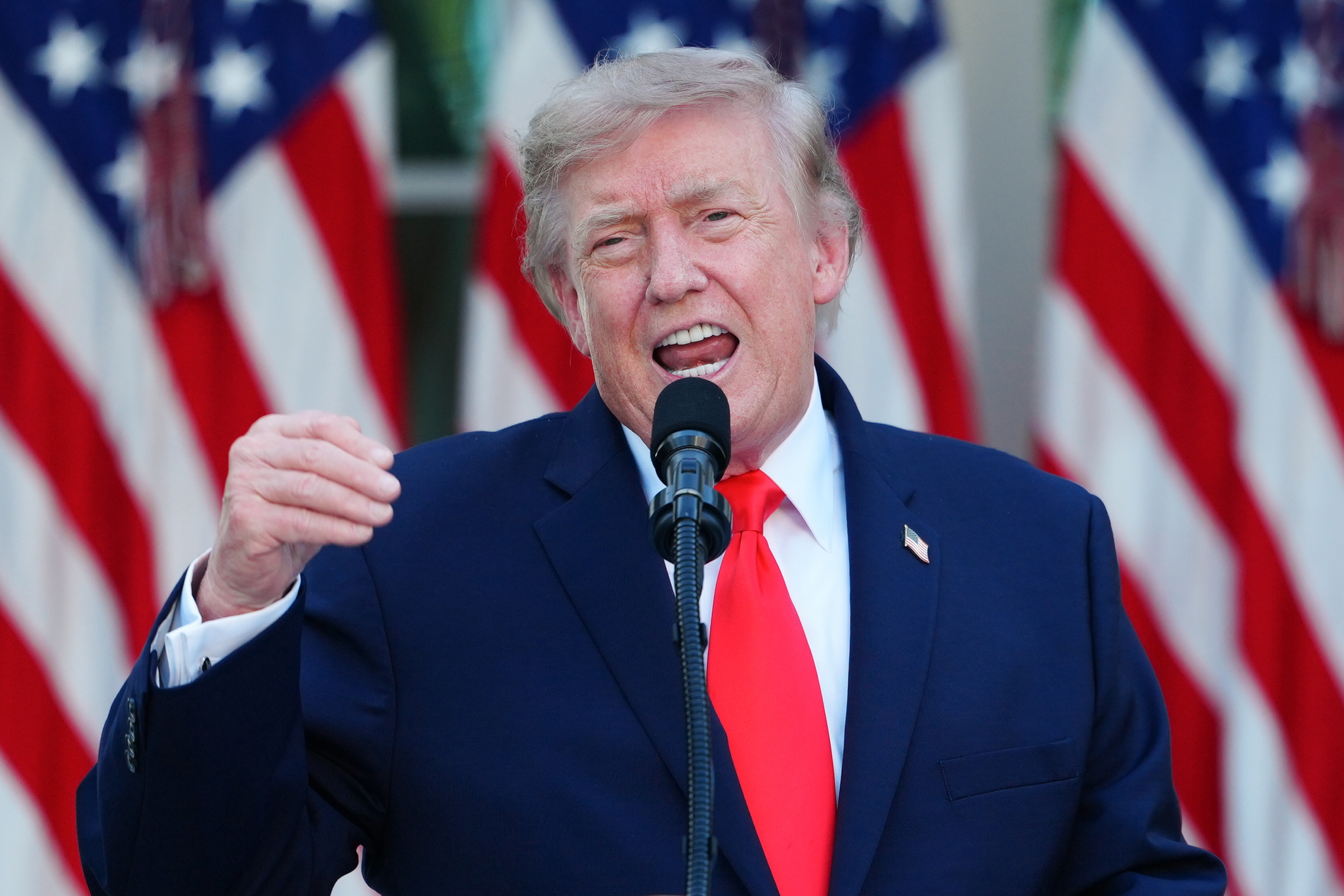 Trump amenaza con un arancel del 100% a los países europeos que graven a las tecnológicas de EEUU