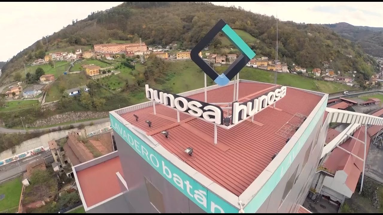 Hunosa pacta un plan de empresa con 160 incorporaciones y 130 millones de inversión Hunosa ha alcanzado un acuerdo sobre el Plan de Empresa 2025-2028 que contempla inversiones superiores a los 130 millones de euros, 160 incorporaciones entre la empresa matriz y su filial Sadim y fija la hoja de ruta de la compañía hasta 2050. Leer
