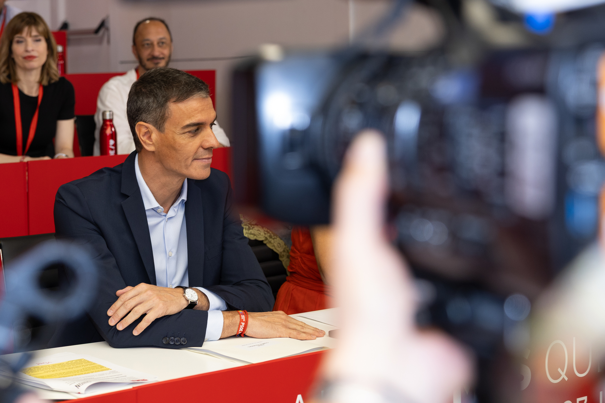 Pedro Sánchez llama al PSOE a "limpiar lo que haya que limpiar" y a gobernar más allá de 2027 El presidente del Gobierno, Pedro Sánchez, ha señalado que "no es aceptable" el "atropello" a los derechos fundamentales que tanto José Luis Rodríguez Zapatero como su familia han sufrido con la filtración a la opinión pública de la agenda privada del expresidente, de quien ha dicho tener la certeza de que dará todas las explicaciones tras su imputación en el caso Plus Ultra. Leer