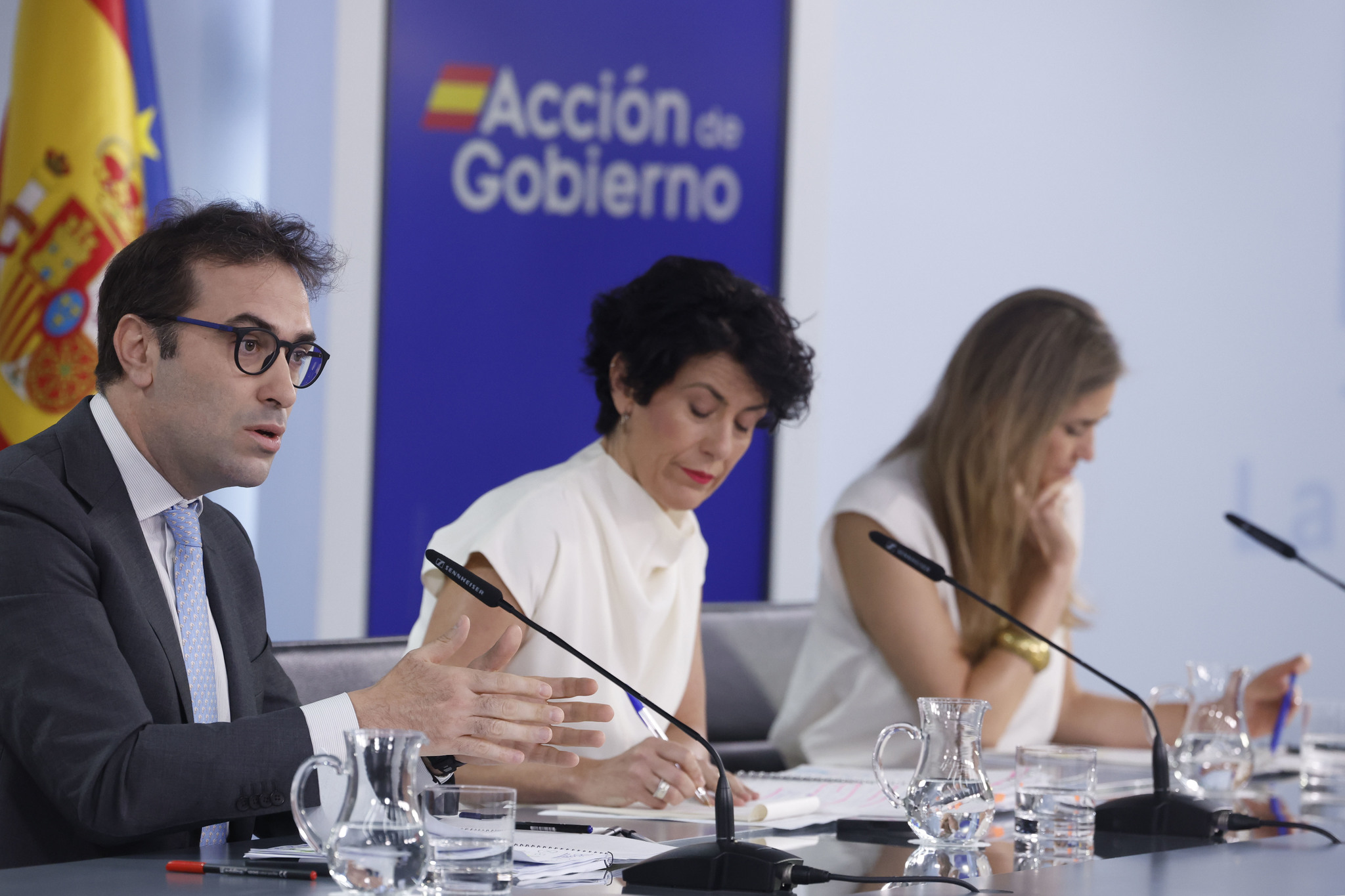 El Gobierno reduce las rebajas temporales a la gasolina y mantiene las ayudas sectoriales