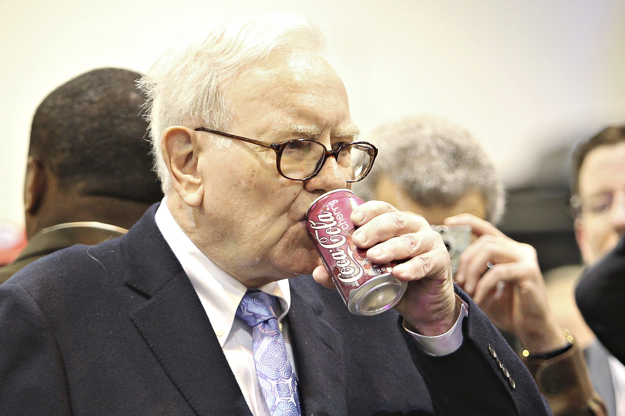 Qué hacer cuando cae la Bolsa: los 5 consejos de Warren Buffet