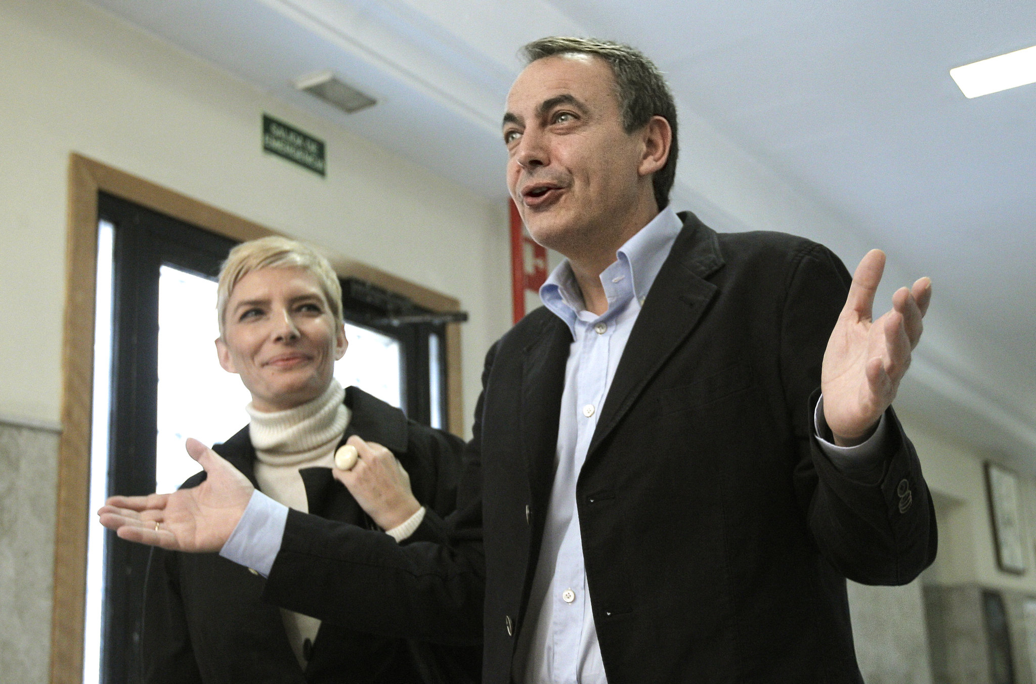 Hacienda abre una investigación a Zapatero, su mujer Sonsoles Espinosa y sus hijas entre 2021 y 2025