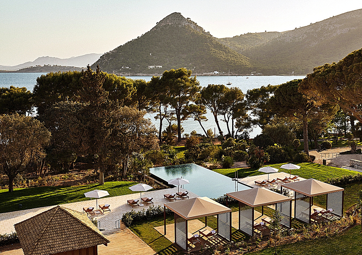 Este verano, las reservas en hoteles de lujo son de last minute Crecen las reservas de última hora por la incertidumbre, una tendencia que obliga a hoteles y destinos a ser más flexibles y ofrecer mayor personalización a los turistas. Leer