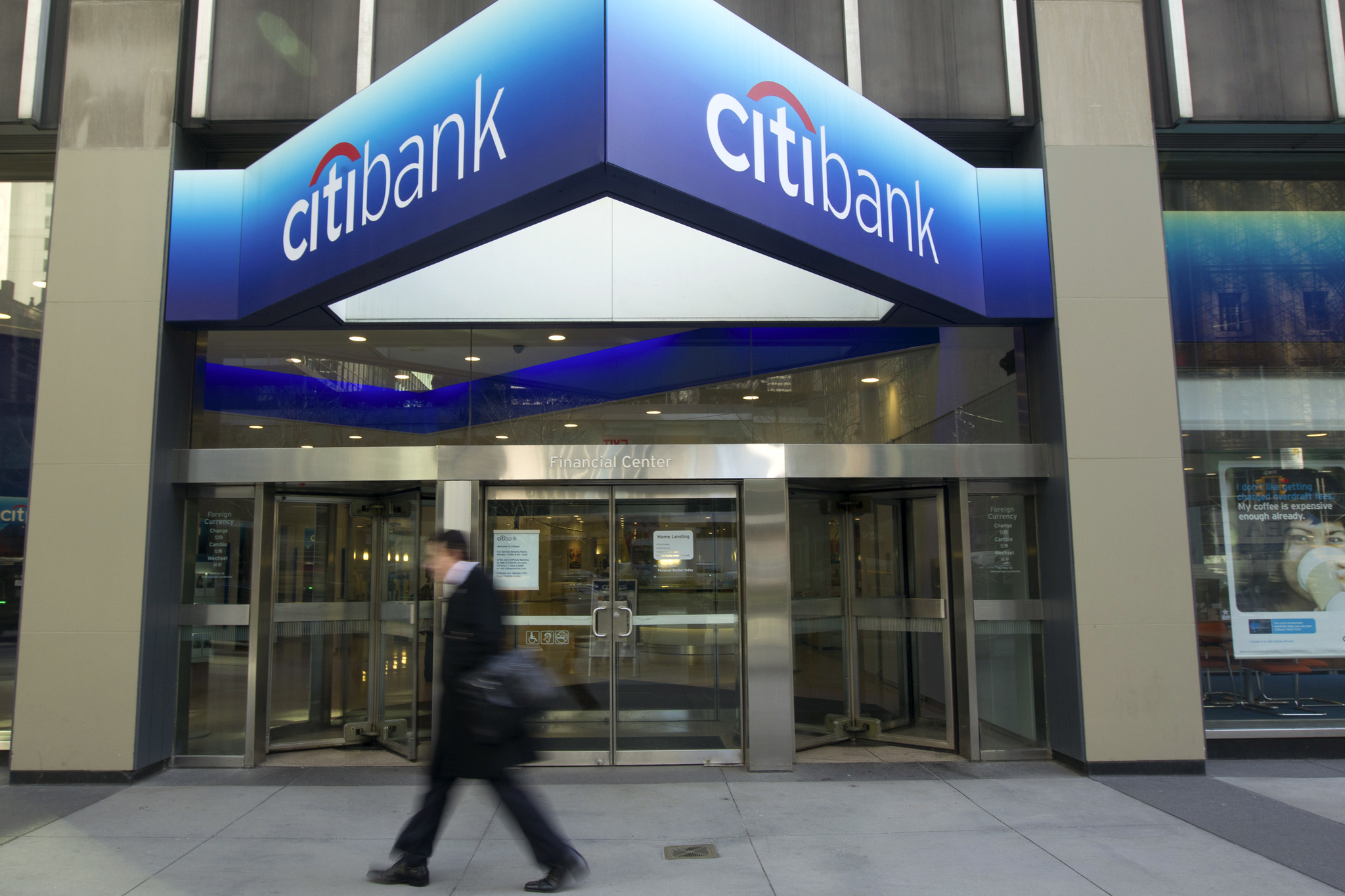 La fusión que quiso inventar el supermercado financiero La unión de Citicorp y Travelers prometió integrar los servicios bancarios bajo un mismo techo. Leer