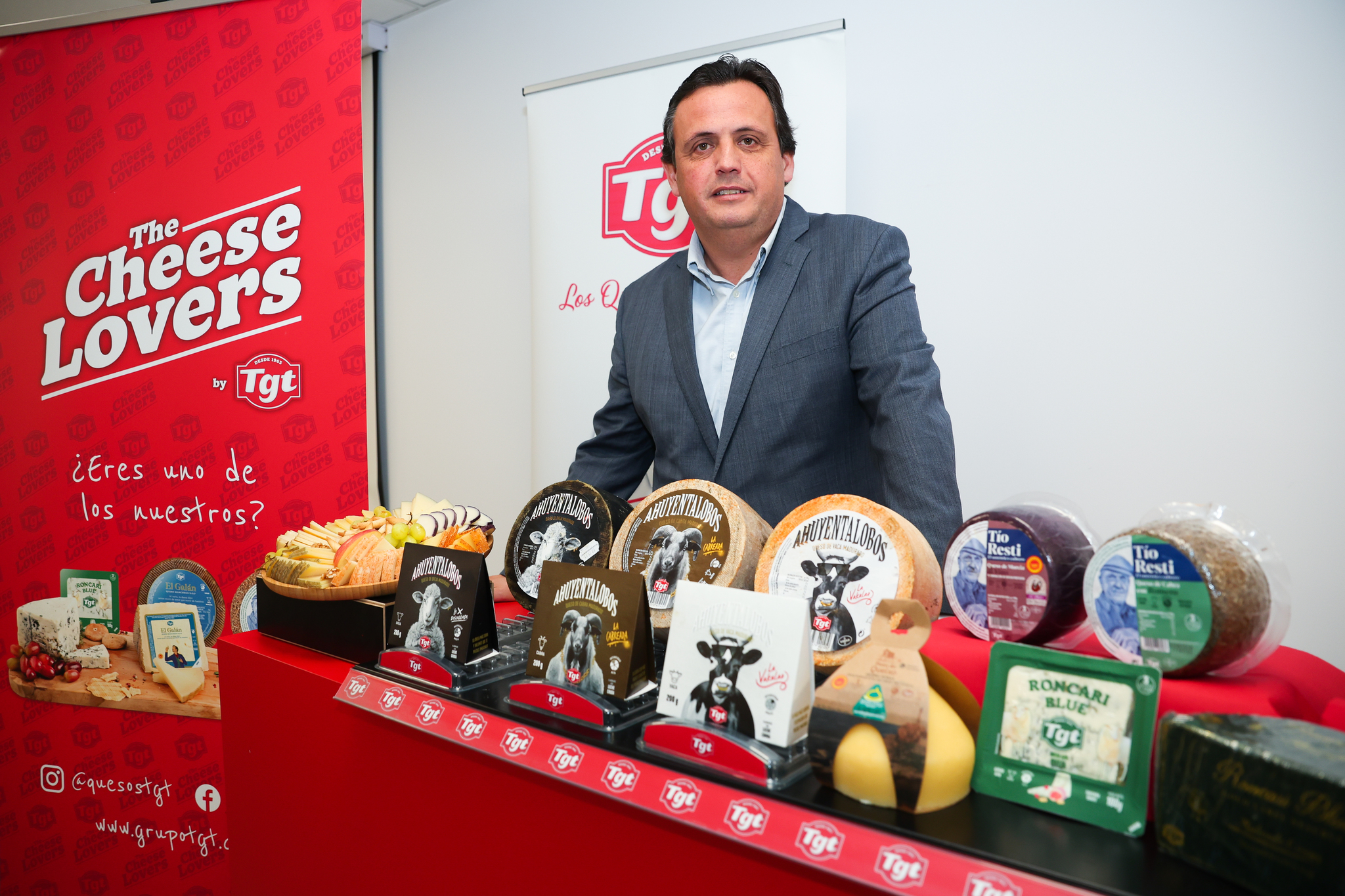 La neerlandesa Royal A-ware absorbe el grupo quesero TGT