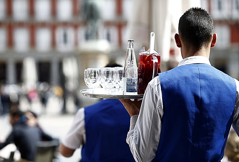 Caída de los salarios reales en España por la demora en la firma de convenios colectivos