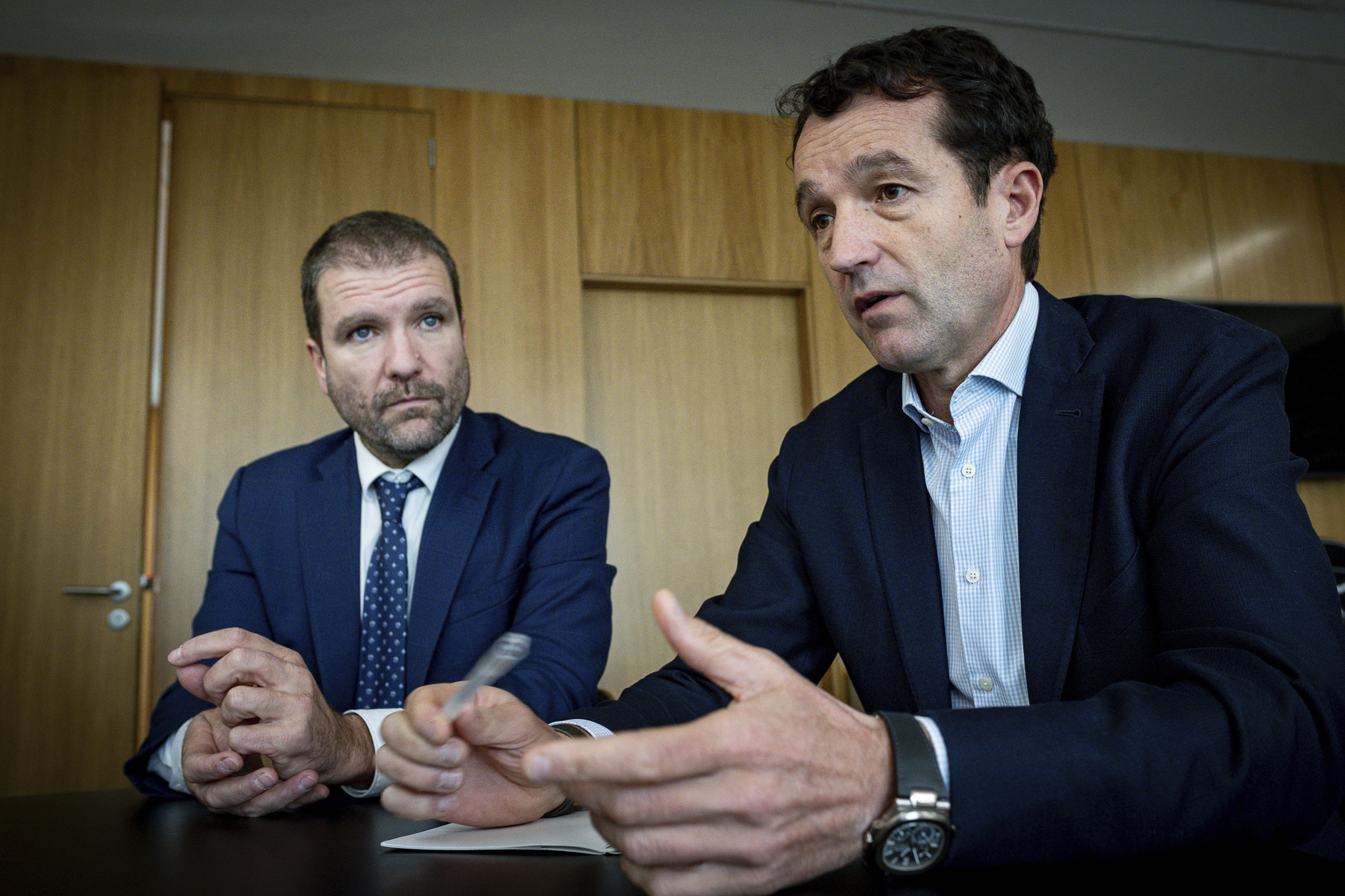La CNMV investiga la venta del 14,3% de Indra con la que los Escribano ganaron 195 millones