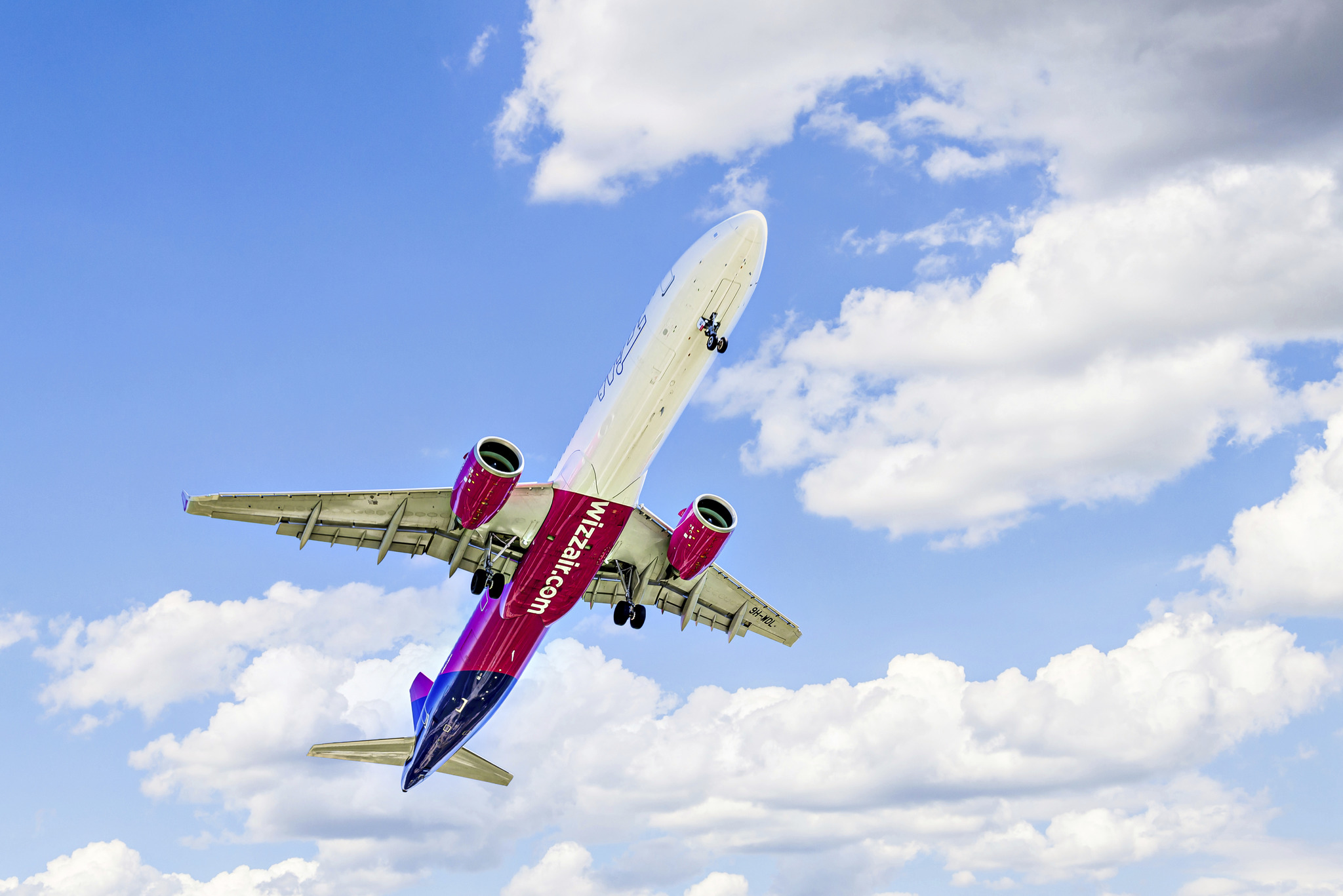 Wizz Air abre en Valencia y Madrid sus primeras bases en España