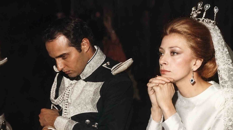 Muere a los 76 años la duquesa de Osuna, Ángela de Solís-Beaumont La aristócrata falleció este martes 7 de abril a los 76 años edad, tras atravesar un delicado estado de salud. Leer