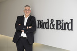 Bird & Bird supera la barrera de los 700 millones de euros de ingresos