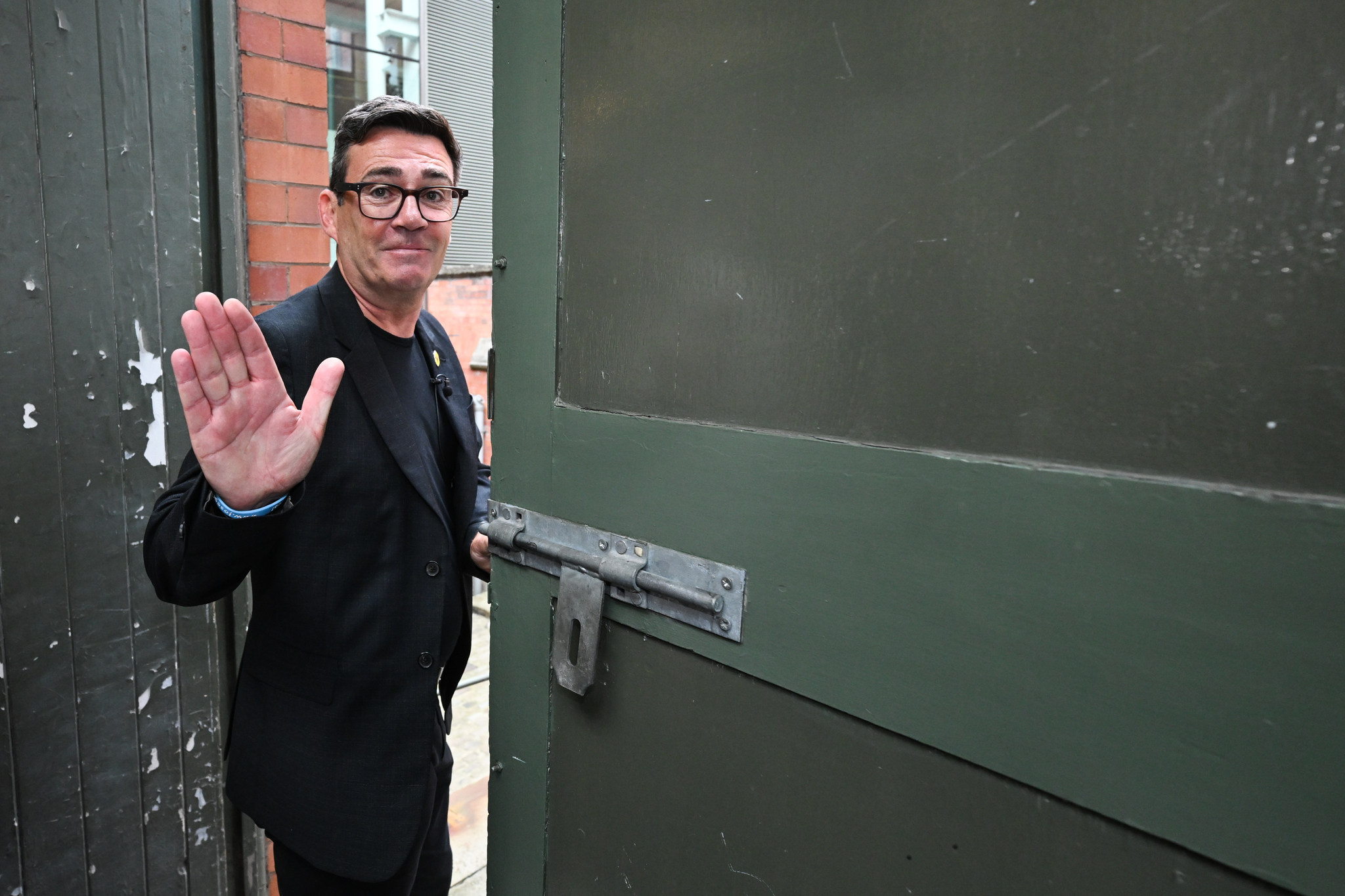 Burnham asume el liderazgo laborista