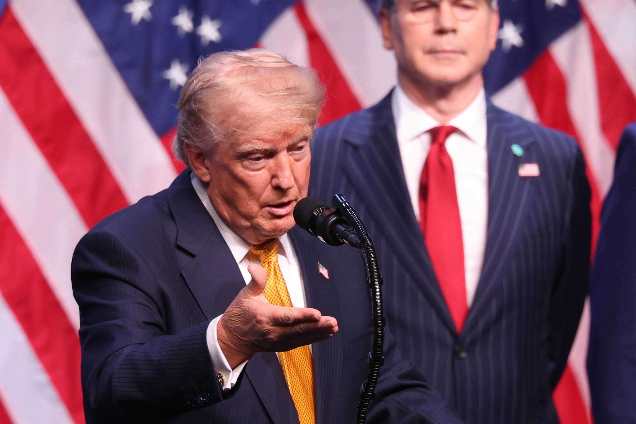 Trump : "EEUU será el guardián de Ormuz" y cobrará un 20% a cada buque al que franquee el paso