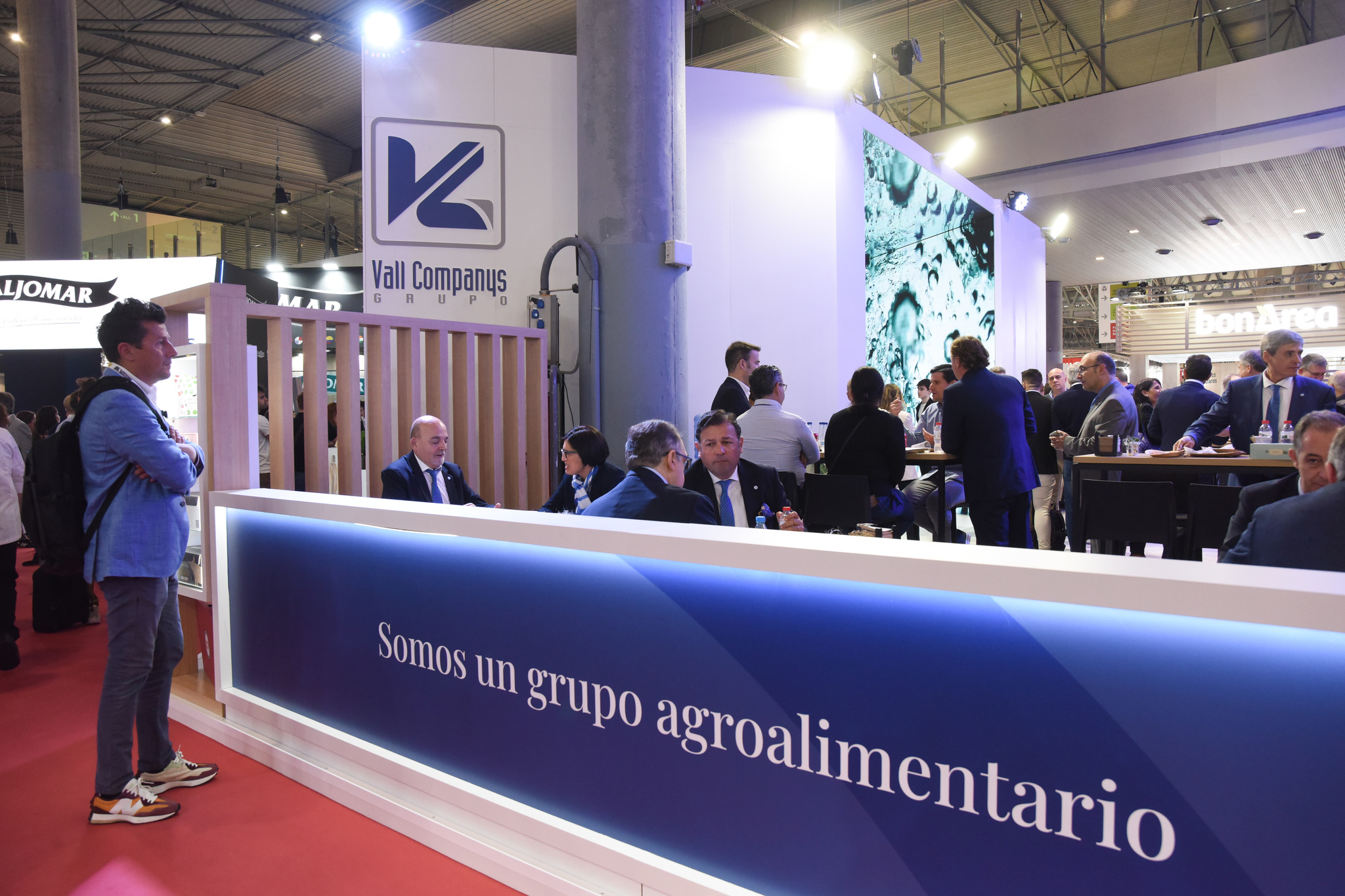 Vall Companys baja a la mitad inversiones y dividendos por la peste porcina