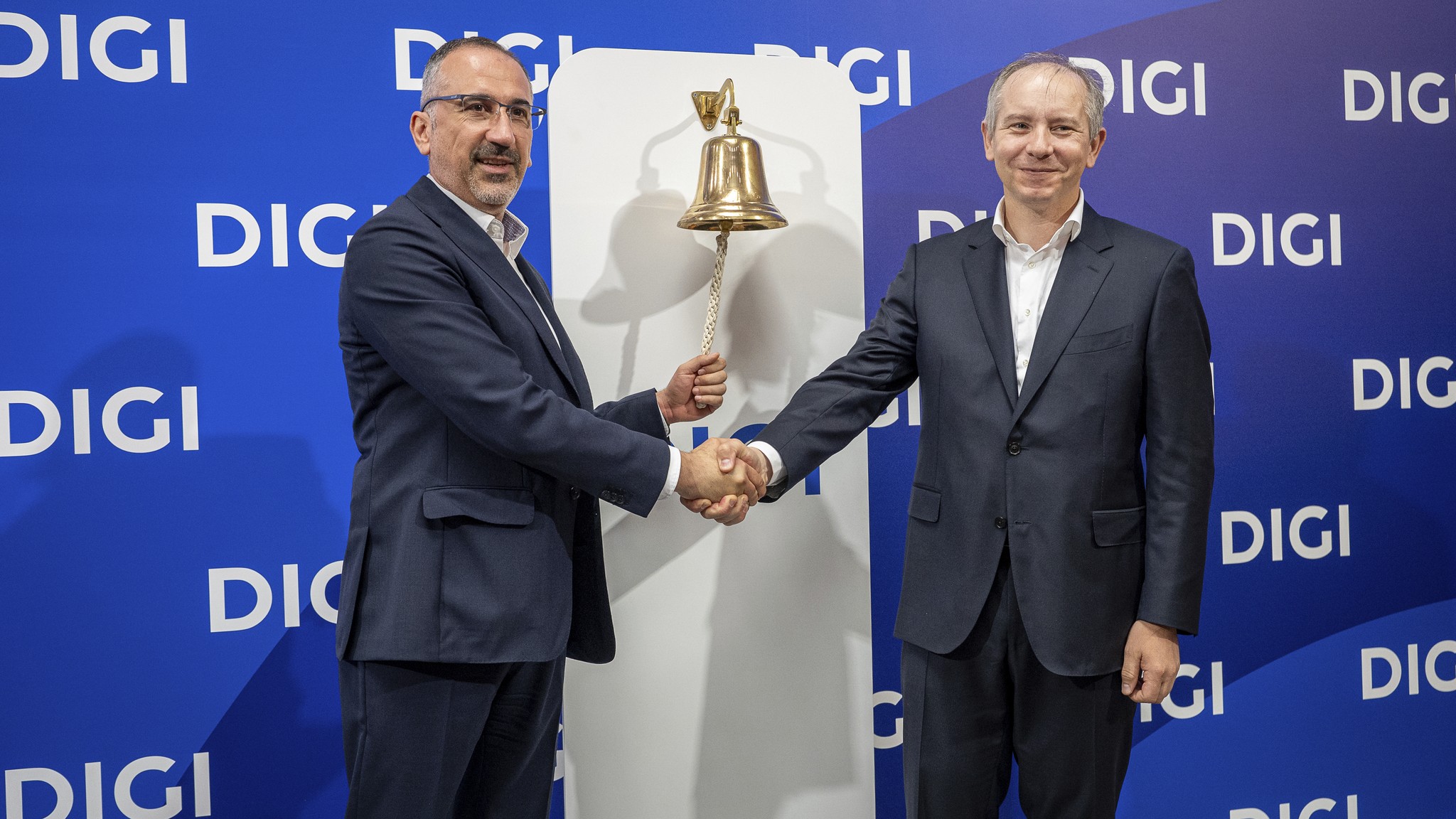 Digi: montaña rusa en su estreno en Bolsa