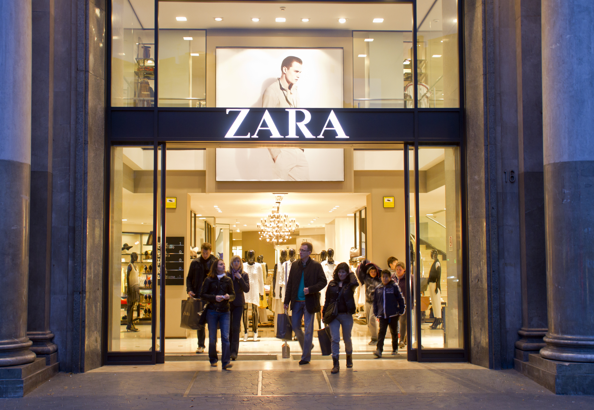 Inditex adelantará el cierre de sus tiendas en España para que sus empleados vean la final del Mundial