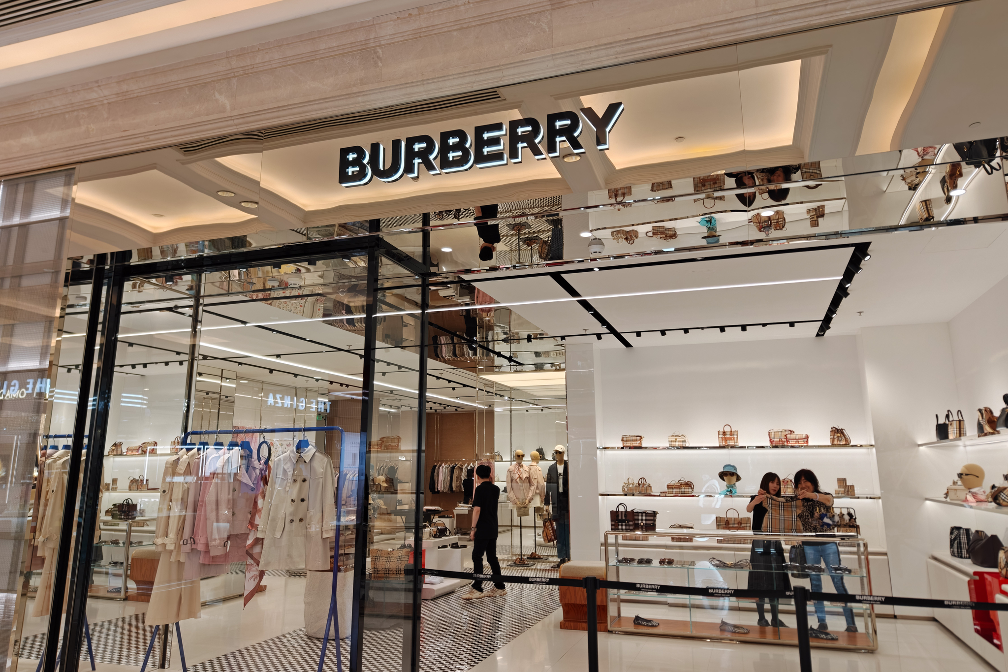 Burberry crece un 5% gracias al impulso de EEUU y China