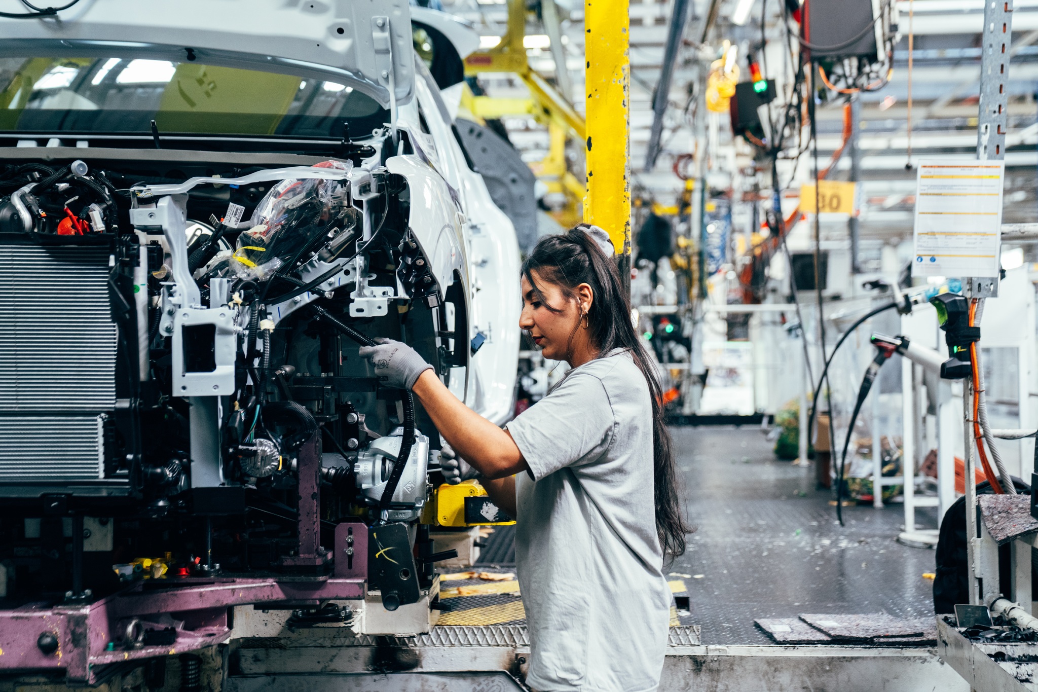Renault fabrica sus coches usando huesos de aceituna El fabricante automovilístico francés utiliza biomasa a base de huesos de aceituna y de palés usados para generar energía térmica en su planta de Tánger (Marruecos). Leer