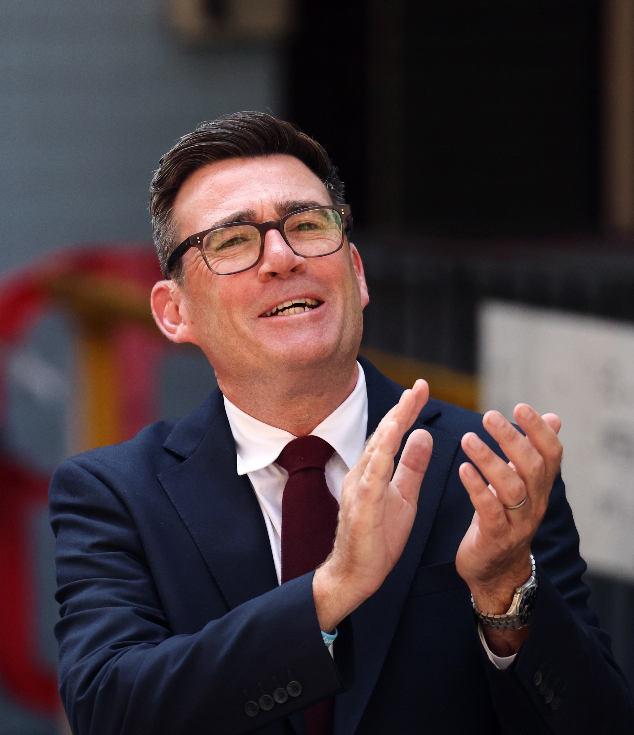 El populismo  en el reino del Brexit Andy Burnham será nombrado hoy primer ministro de Reino Unido, sin haber sido votado por los ciudadanos. Leer