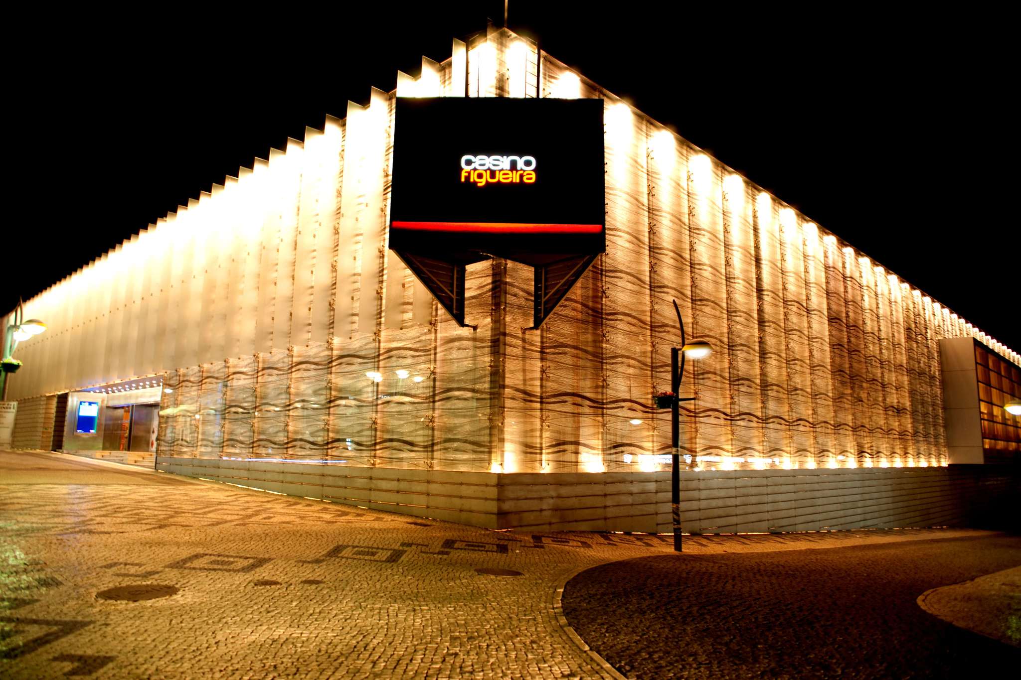 Cirsa compra su primer casino en Portugal