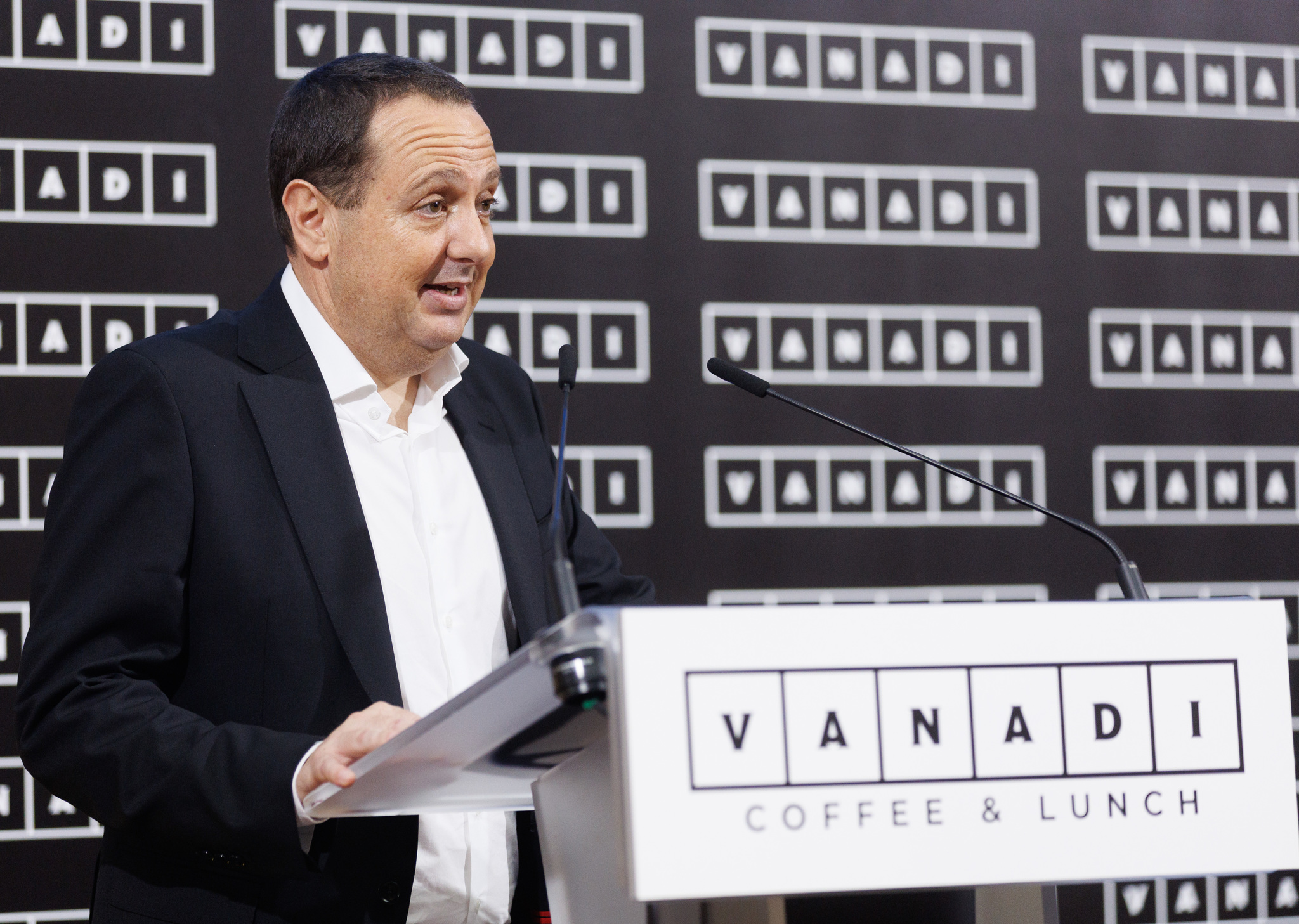 El consejo de Vanadi resiste y los accionistas minoritarios avanzan en su demanda Un 20 del capital planteará una acción social de responsabilidad contra los gestores, tras fracasar su intento de destituirlos en la junta. Leer