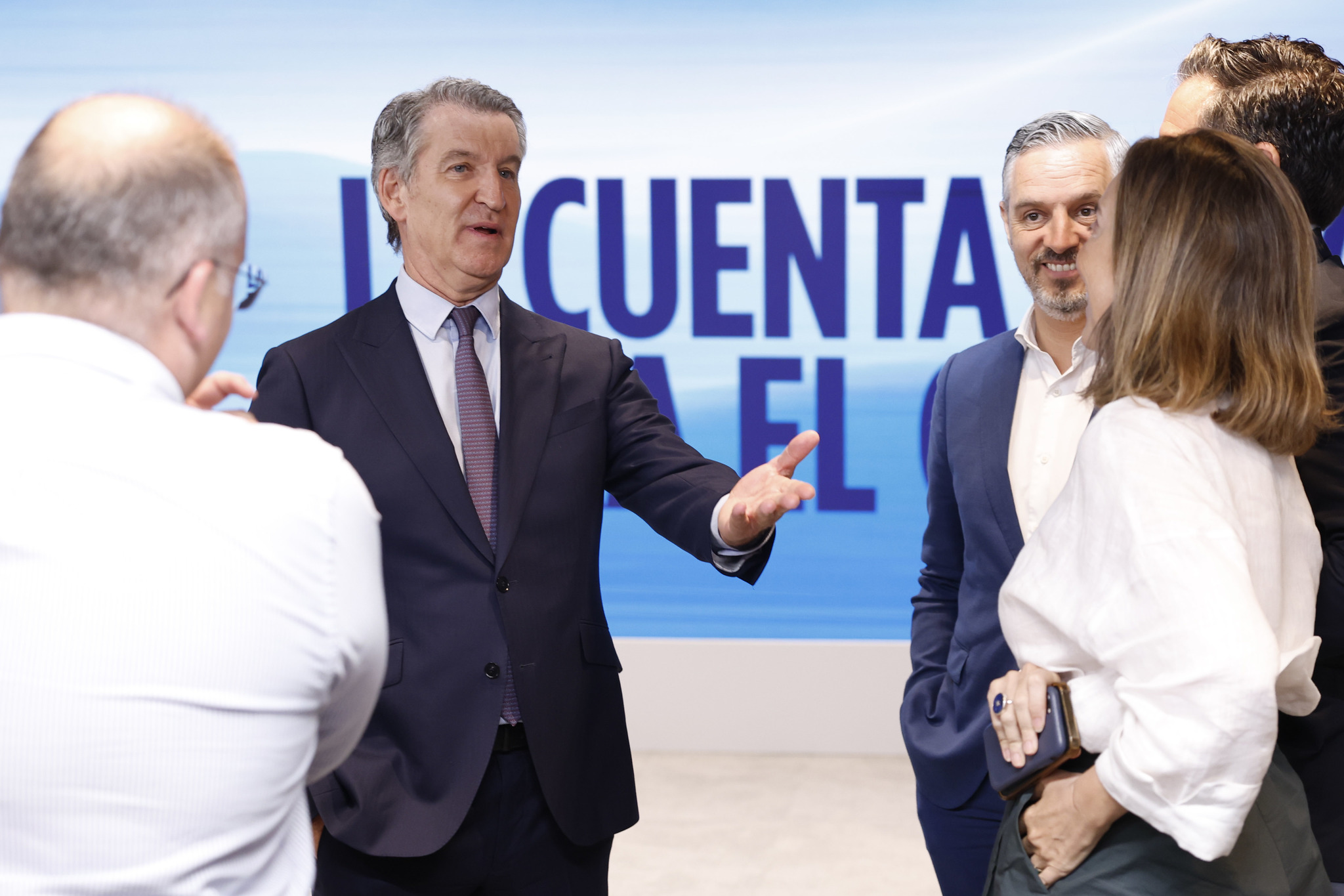 Feijóo lanza un plan de «reconstrucción nacional»