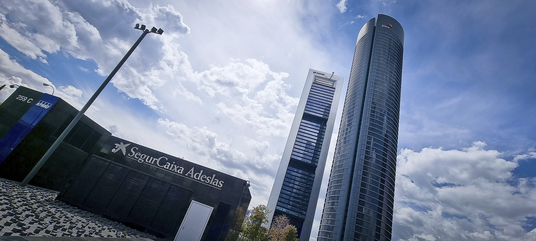 SegurCaixa Adeslas pisa el acelerador del seguro de autos