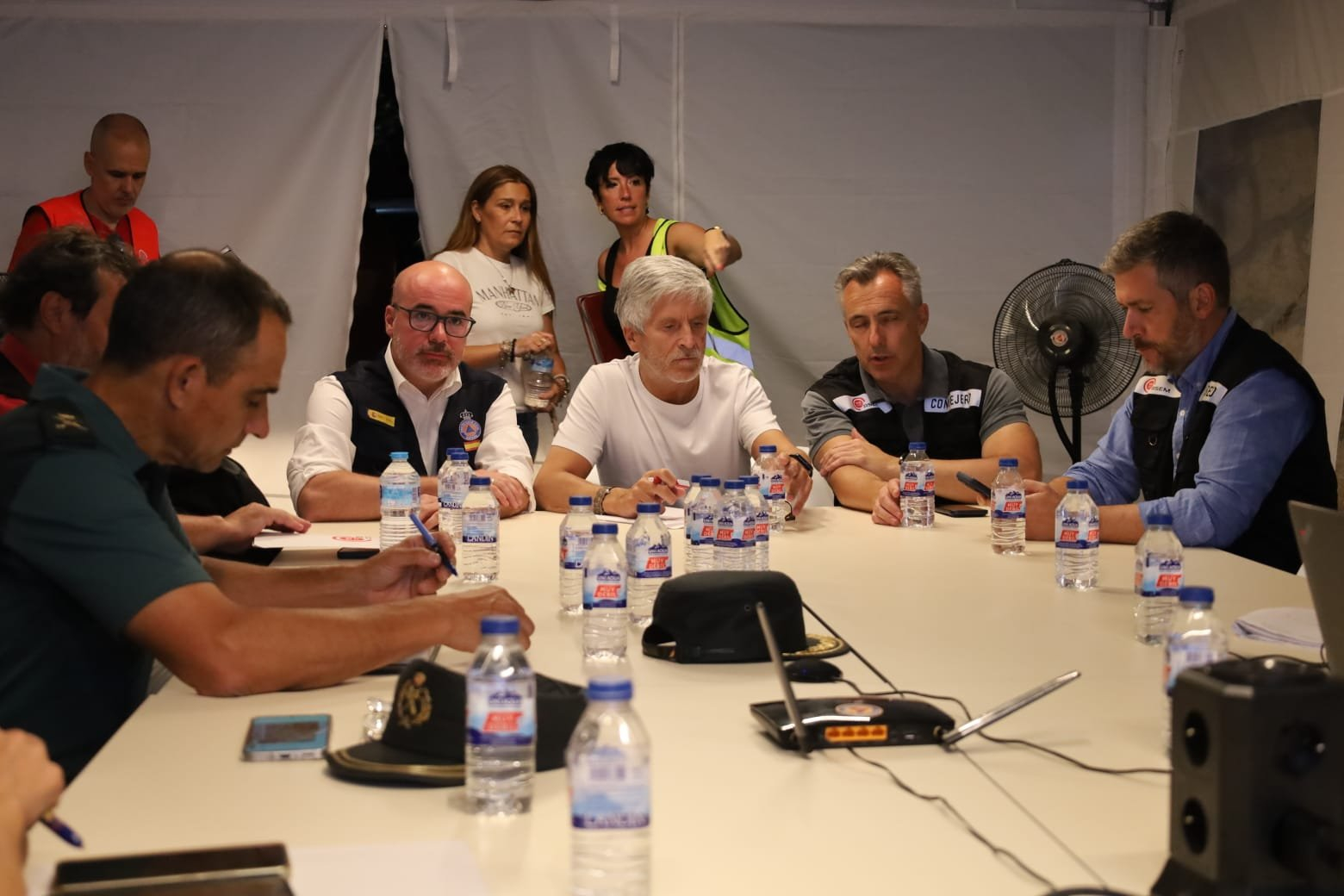 El Gobierno declara la emergencia nacional en Madrid y Ávila por los incendios El ministro del Interior, Fernando Grande-Marlaska, ha declarado esta noche la emergencia de interés nacional en el territorio de la Comunidad de Madrid y en la provincia de Ávila (Castilla y León) por la evolución de los incendios forestales declarados en Villa del Prado y San Martín de Valdeiglesias (Madrid) y Burgohondo (Ávila). Leer