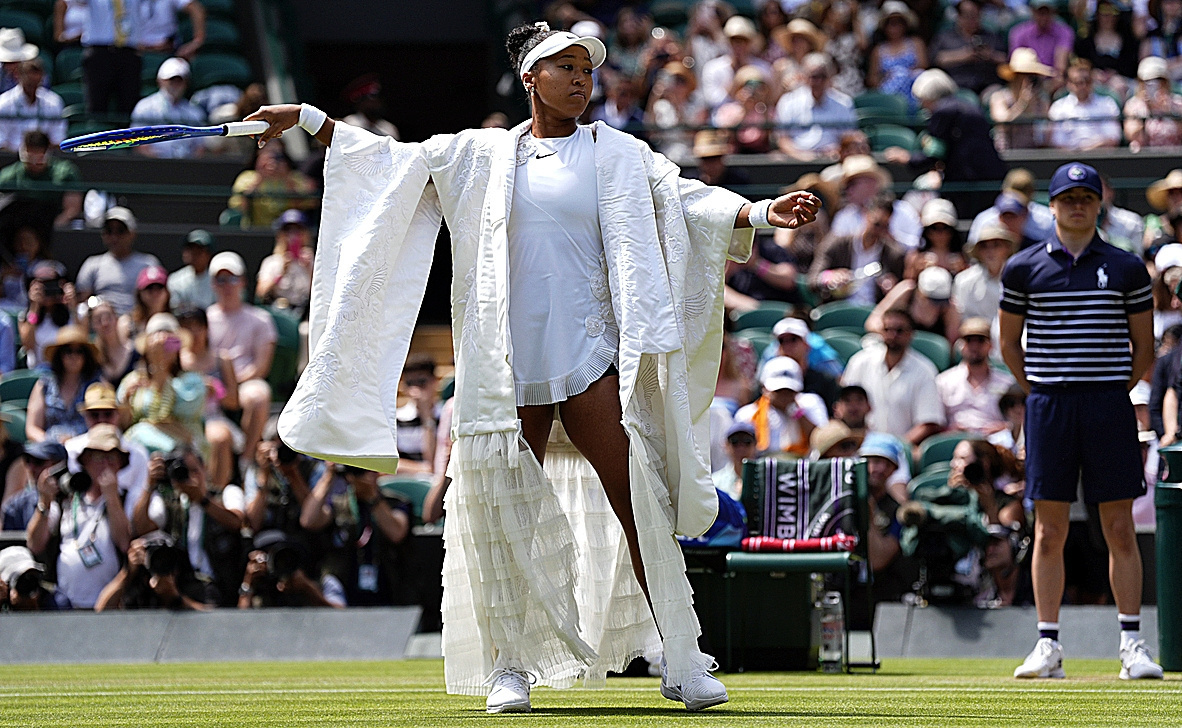 Naomi Osaka, la tenista que luce alta costura en la pista