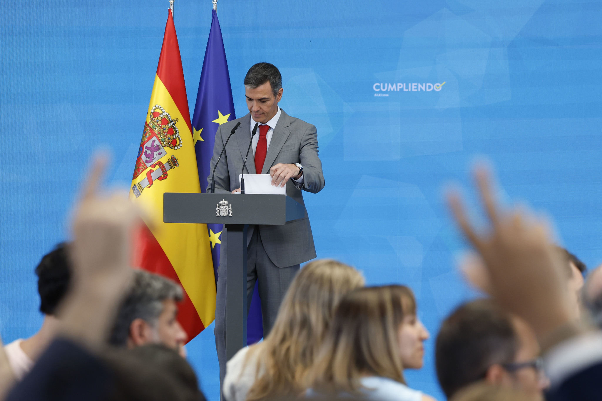 Economía, vivienda y corrupción: las claves de un fin de curso político con tintes electorales El presidente del Gobierno ensalza los resultados económicos y destaca los fondos europeos como "palanca fundamental", al tiempo que reafirma su intención de "culminar la legislatura". Leer