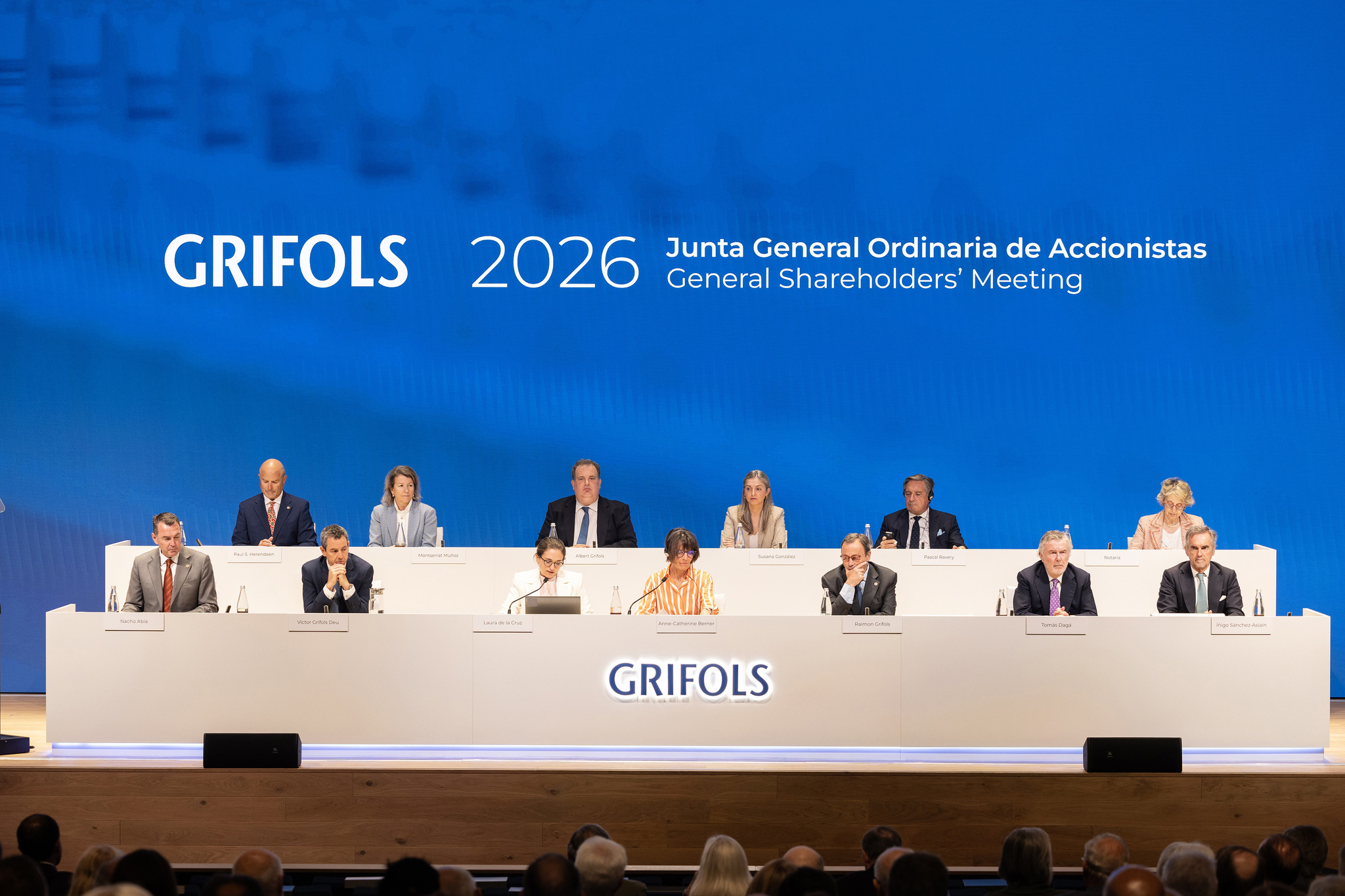 Grifols ficha a una exdirectiva de GSK como consejera en sustitución del fundador de Portobello