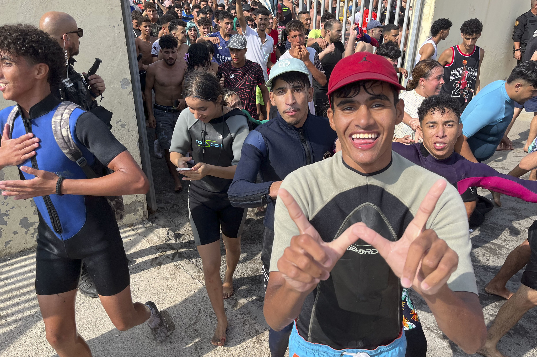 El papel de las redes sociales en la entrada masiva de inmigrantes a Ceuta