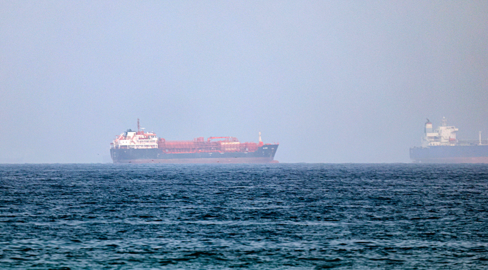 Irán amenaza con endurecer el cierre de Ormuz si EEUU mantiene el bloqueo naval