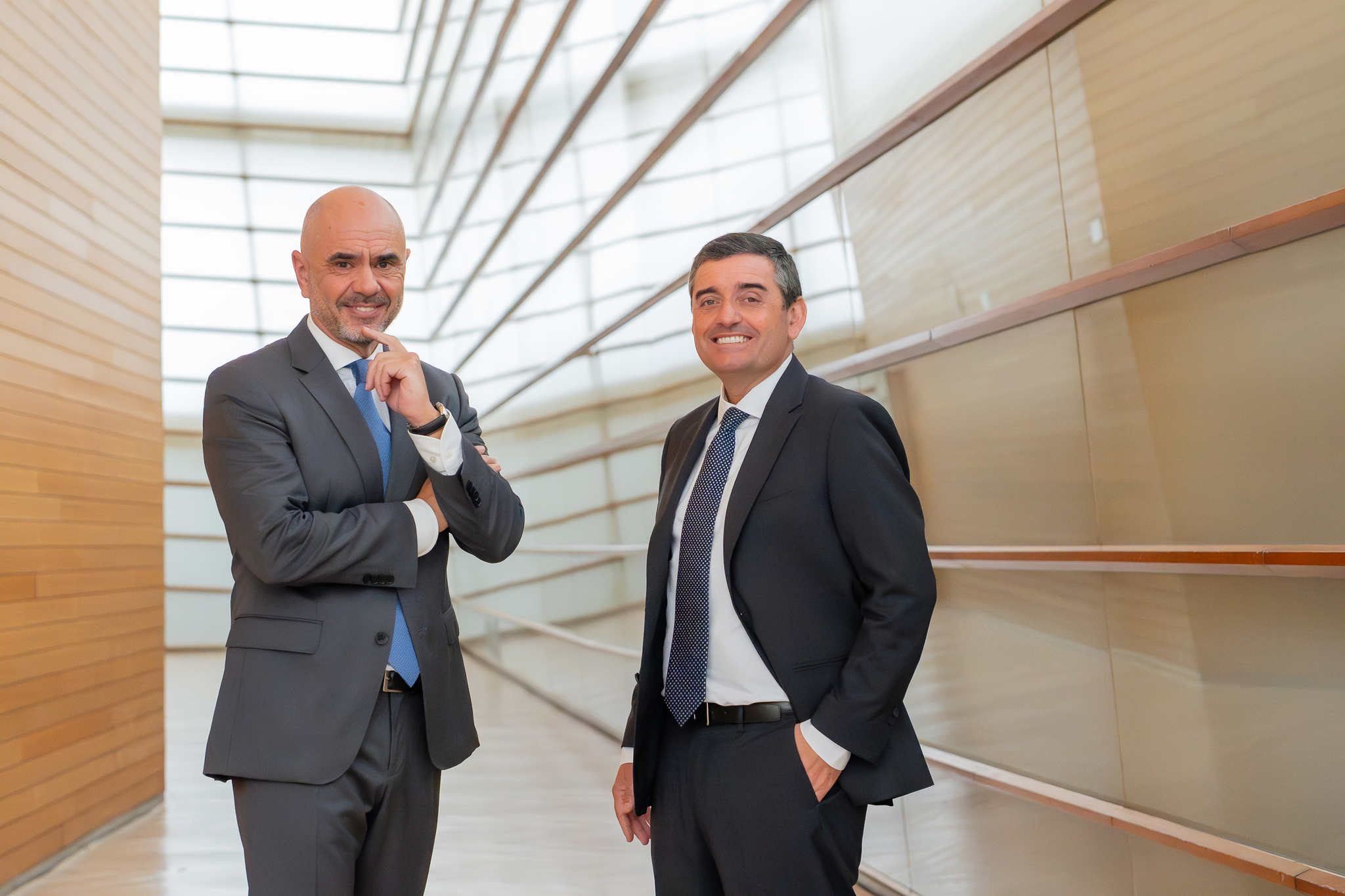 Laboral Kutxa gana 154,5 millones hasta junio, un 6,2 más La cooperativa financiera integrada en la Corporación Mondragón cierra el semestre con un ROE del 12,55 y eleva su inversión crediticia un 6,76 interanual. El volumen total de negocio, que en diciembre supero por primera vez los 50.000 millones de euros se sitúa ahora en los 53.720. Leer