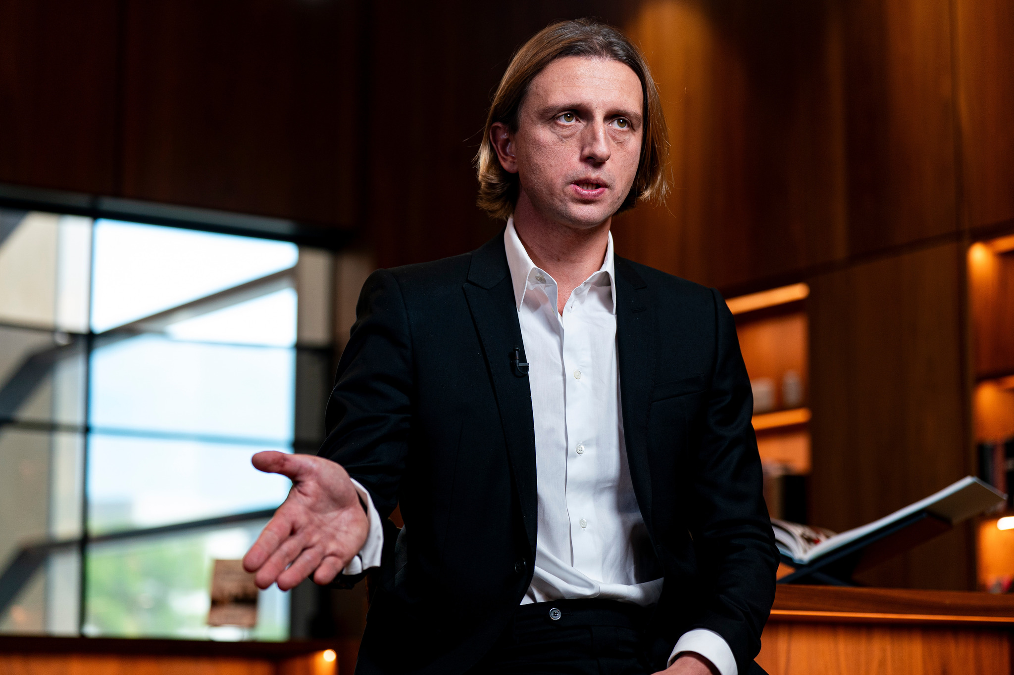 Demandan al fundador de Revolut, Nik Storonsky, por la compra de un superyate
