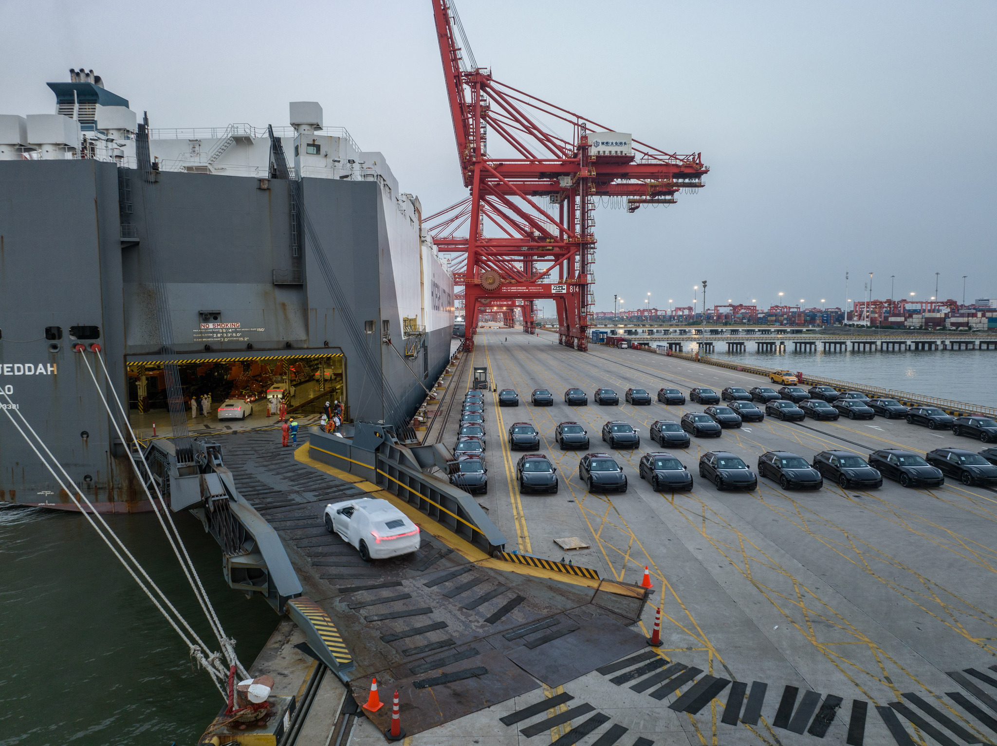 Las exportaciones chinas crecen un 23,9% en julio por las ventas tecnológicas