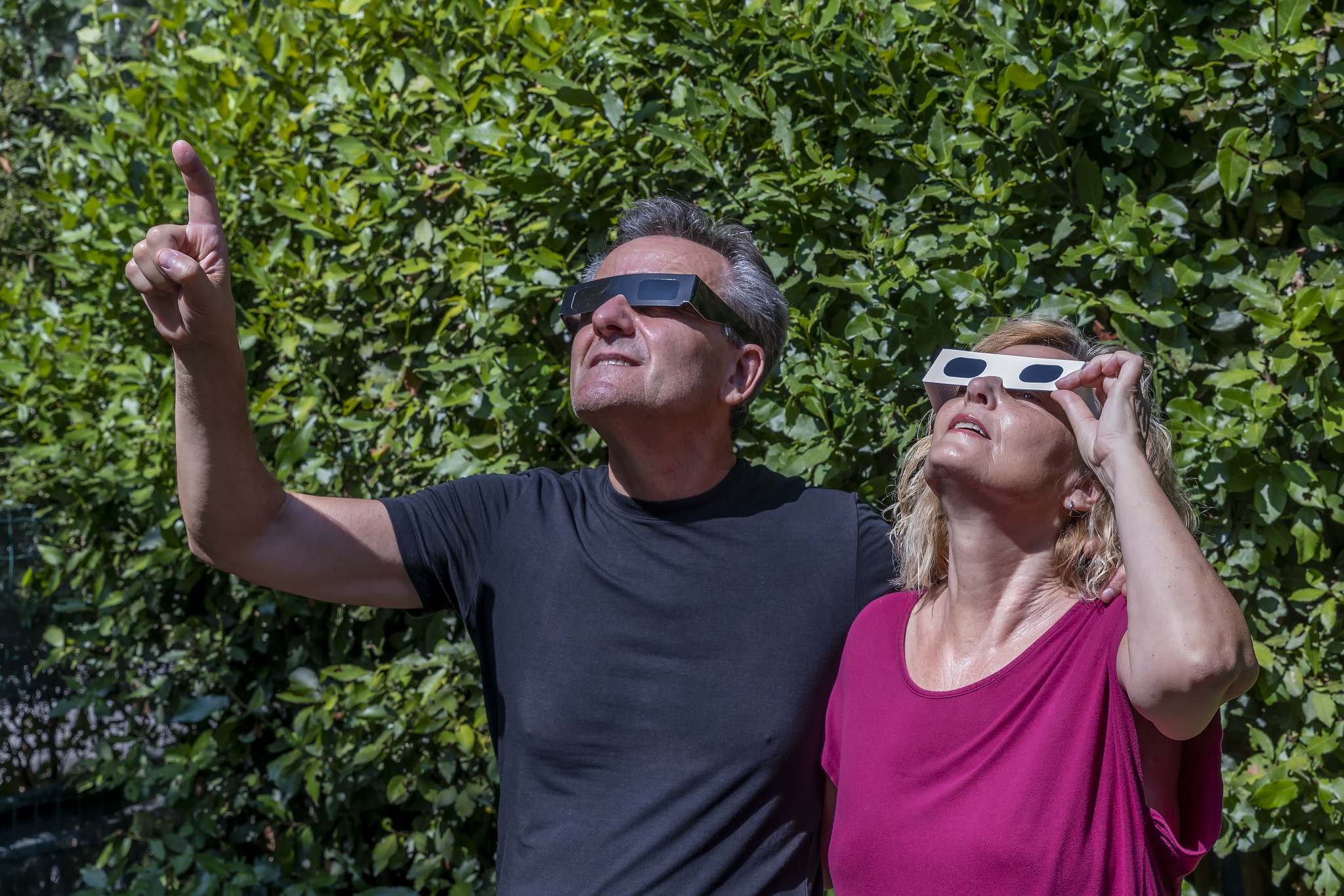 El eclipse solar aportará 350 millones extra al gasto turístico El fenómeno dispara el turismo en España, que recibe esta semana casi medio millón más de visitantes. Las búsquedas de alojamiento crecen hasta un 500, con Soria y León a la cabeza. Leer
