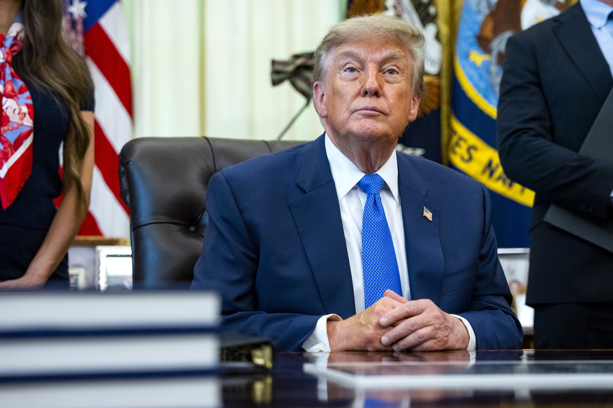 Trump Media dispara pérdidas y tiene más de 10 clientes prémium Trump Media & Technology Group, matriz de Truth Social, la red social impulsada por el presidente de Estados Unidos, Donald Trump, registró pérdidas de 238 millones de dólares (206 millones de euros) en el segundo trimestre de 2026, casi doce veces más que los 20 millones de dólares que perdió en el mismo periodo de 2025. Leer
