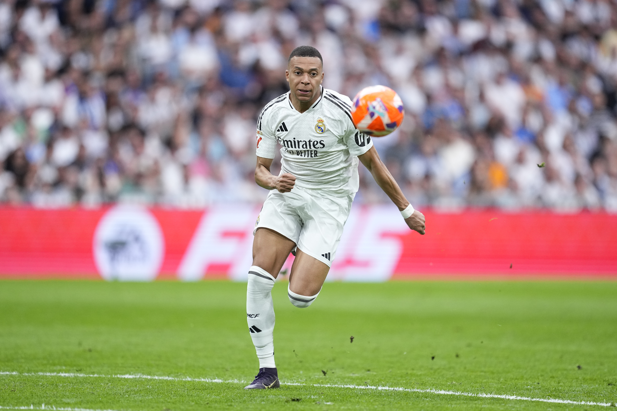 Las nuevas botas de Mbappé: Nike, Adidas o una marca "inesperada" para crear un imperio