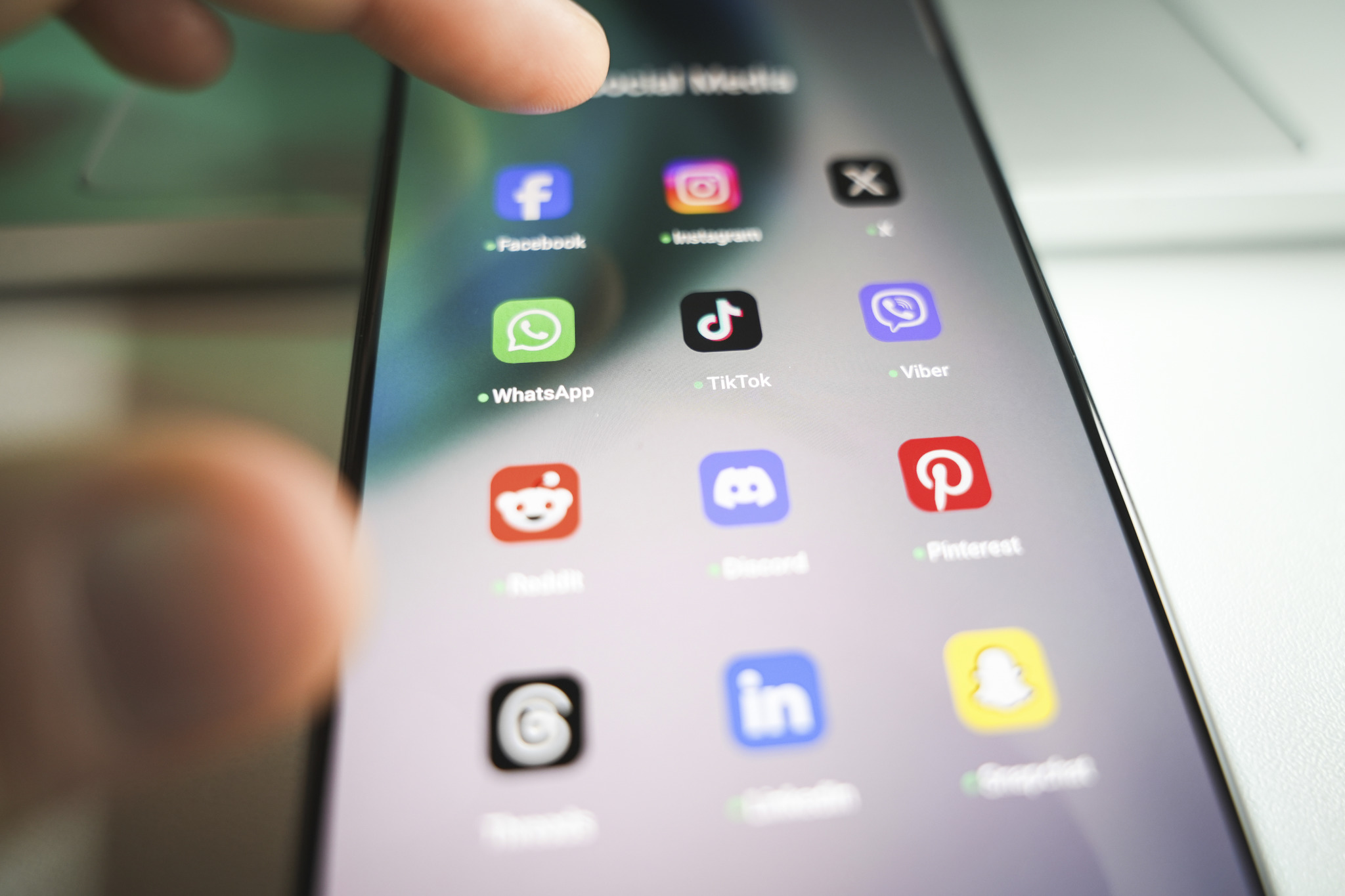 El Constitucional francés tumba la prohibición de las redes sociales para menores de 15 años
