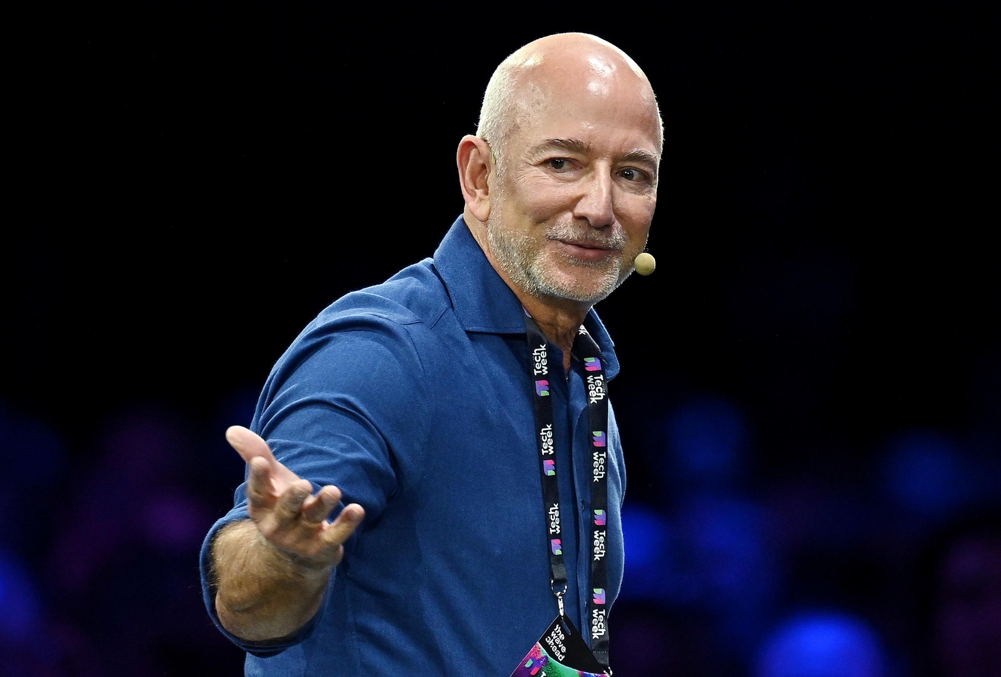 Jeff Bezos compra el 33% del Liverpool por 1.650 millones de libras