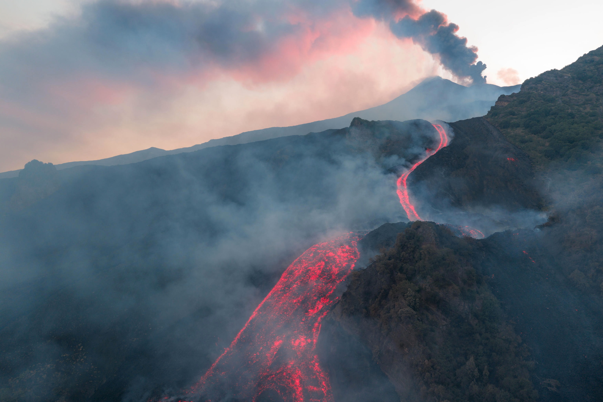 El Etna da una tregua y se reanudan los vuelos en el aeropuerto de Catania