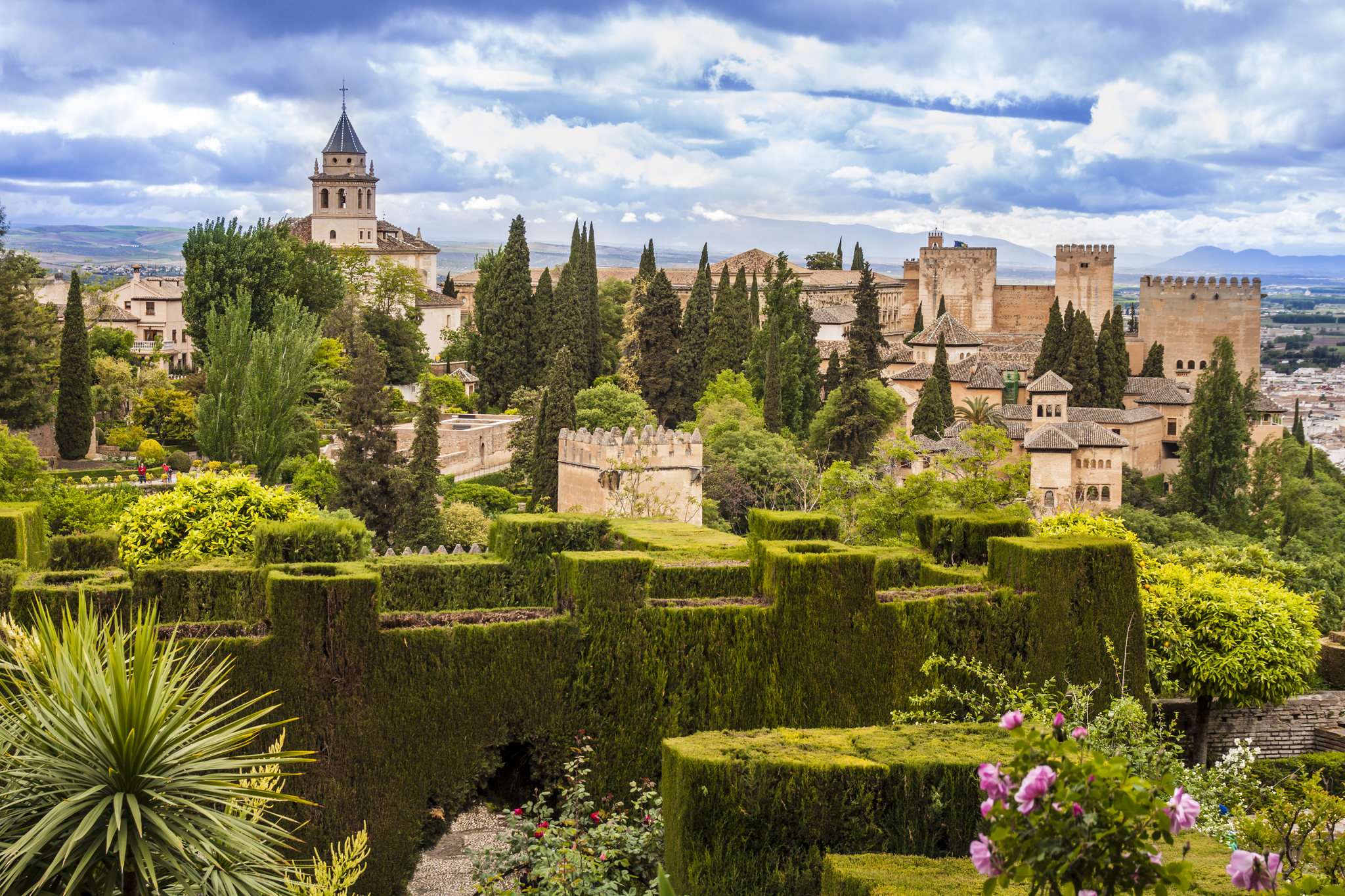 Un nuevo terremoto de 4,7 grados sacude Granada y obliga a desalojar la Alhambra